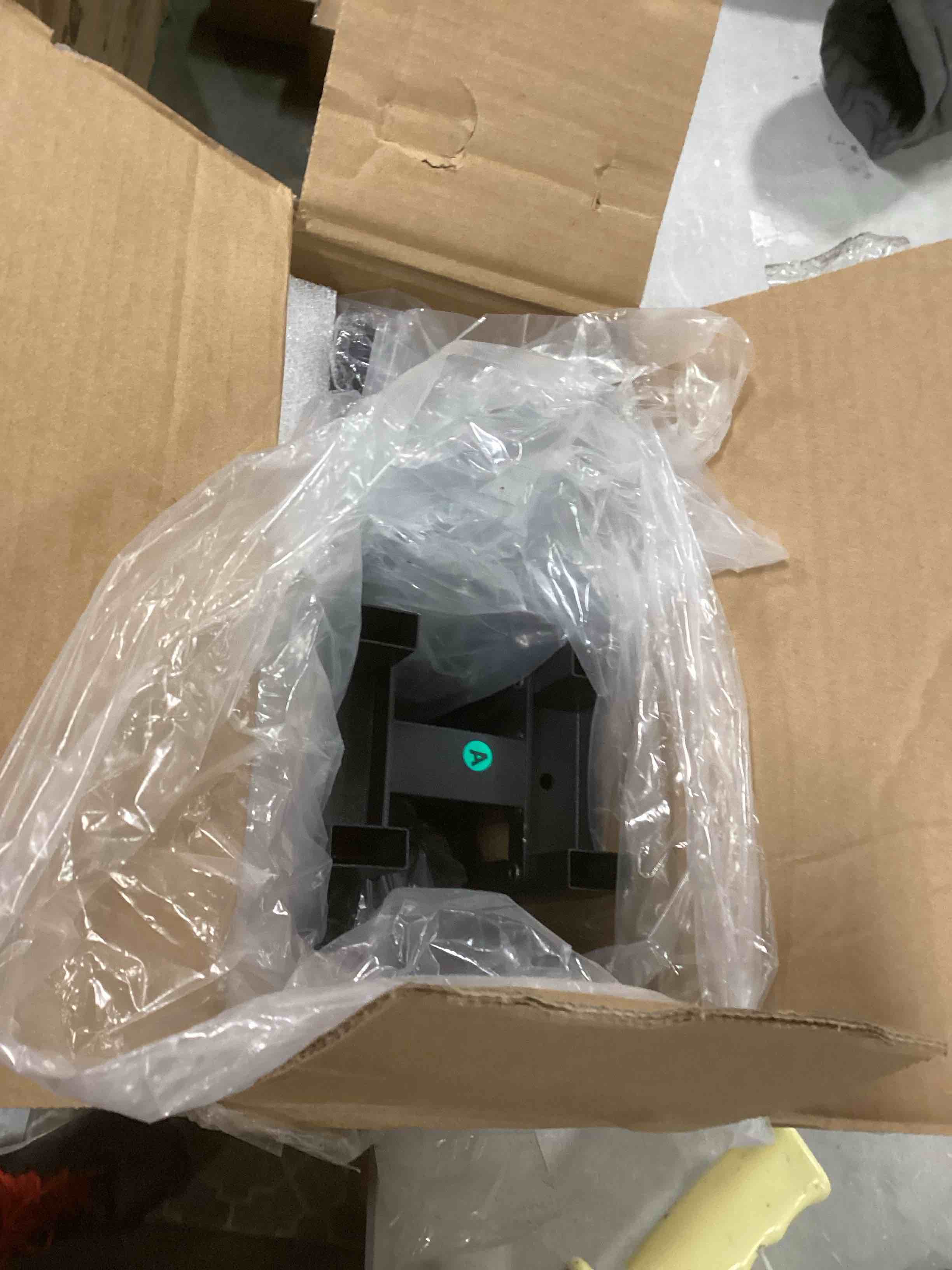 https://s3.amazonaws.com/lotting-images-prod/bidfta/TEA2099535_1738067921602.jpeg