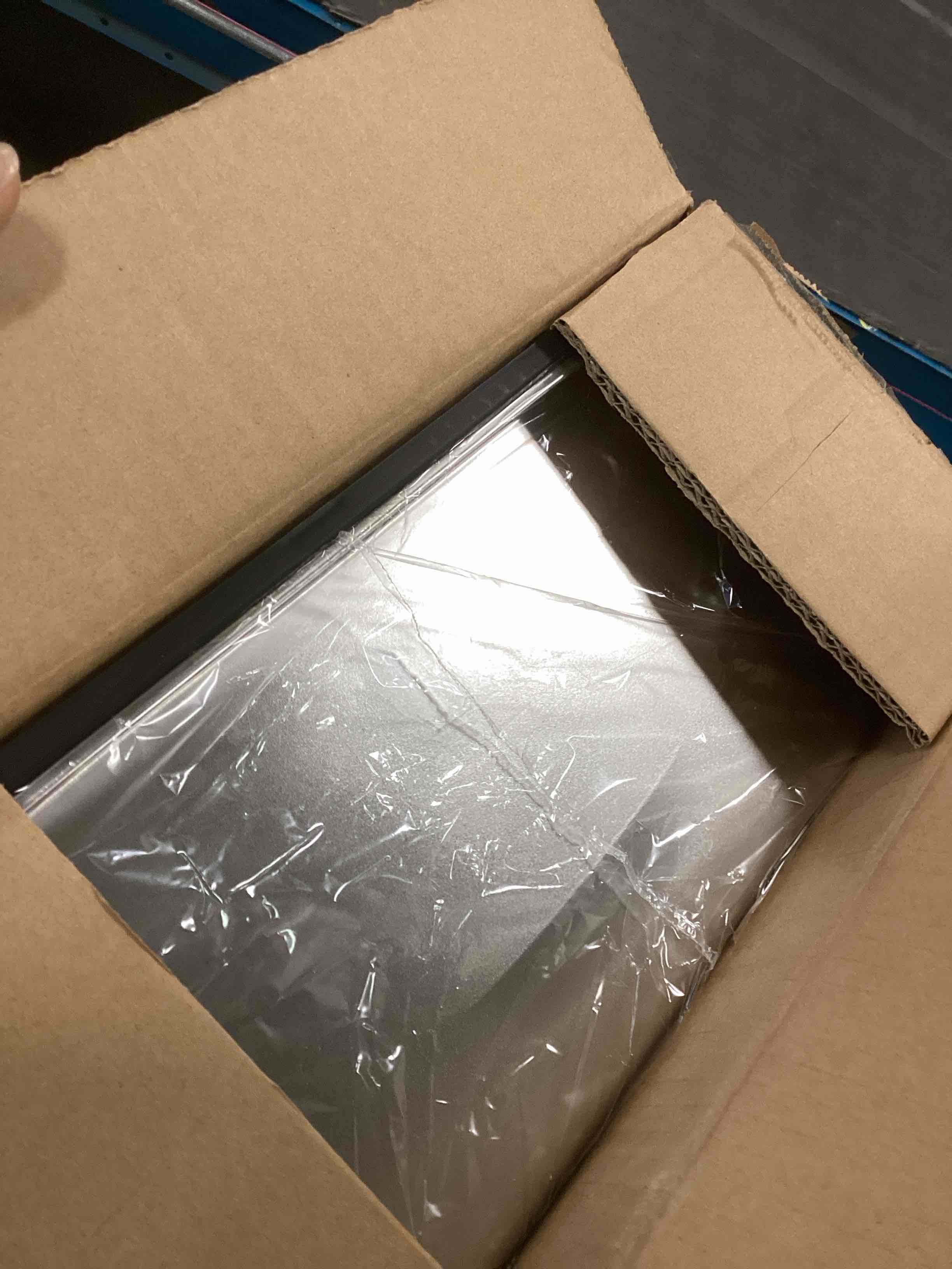 https://s3.amazonaws.com/lotting-images-prod/bidfta/TEA2100575_1738677861531.jpeg