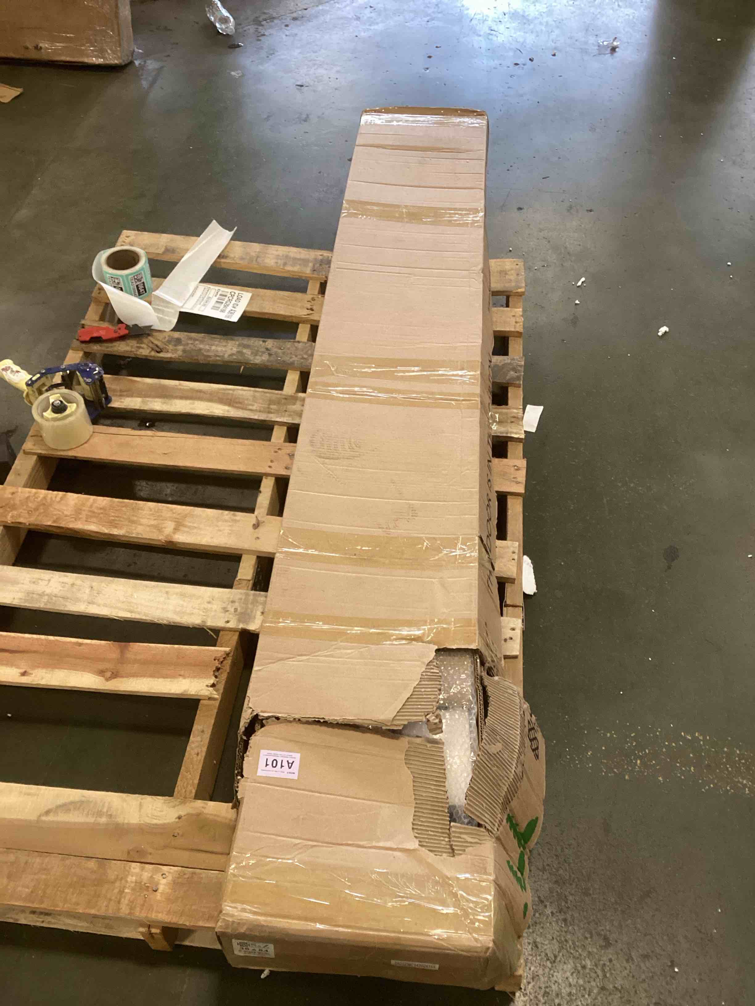 https://s3.amazonaws.com/lotting-images-prod/bidfta/TEA2100644_1738699100080.jpeg