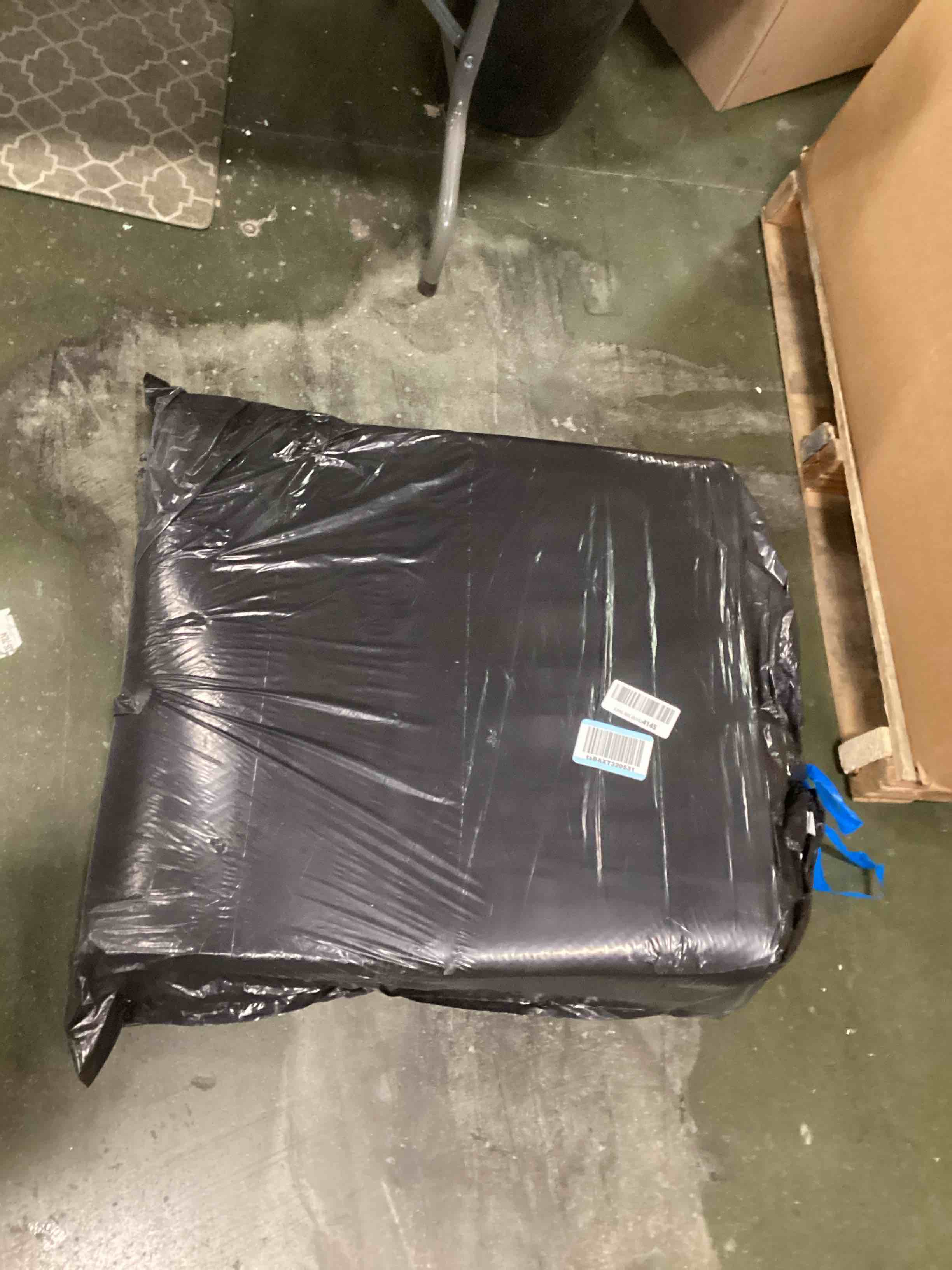 https://s3.amazonaws.com/lotting-images-prod/bidfta/TEA2100920_1738932694195.jpeg