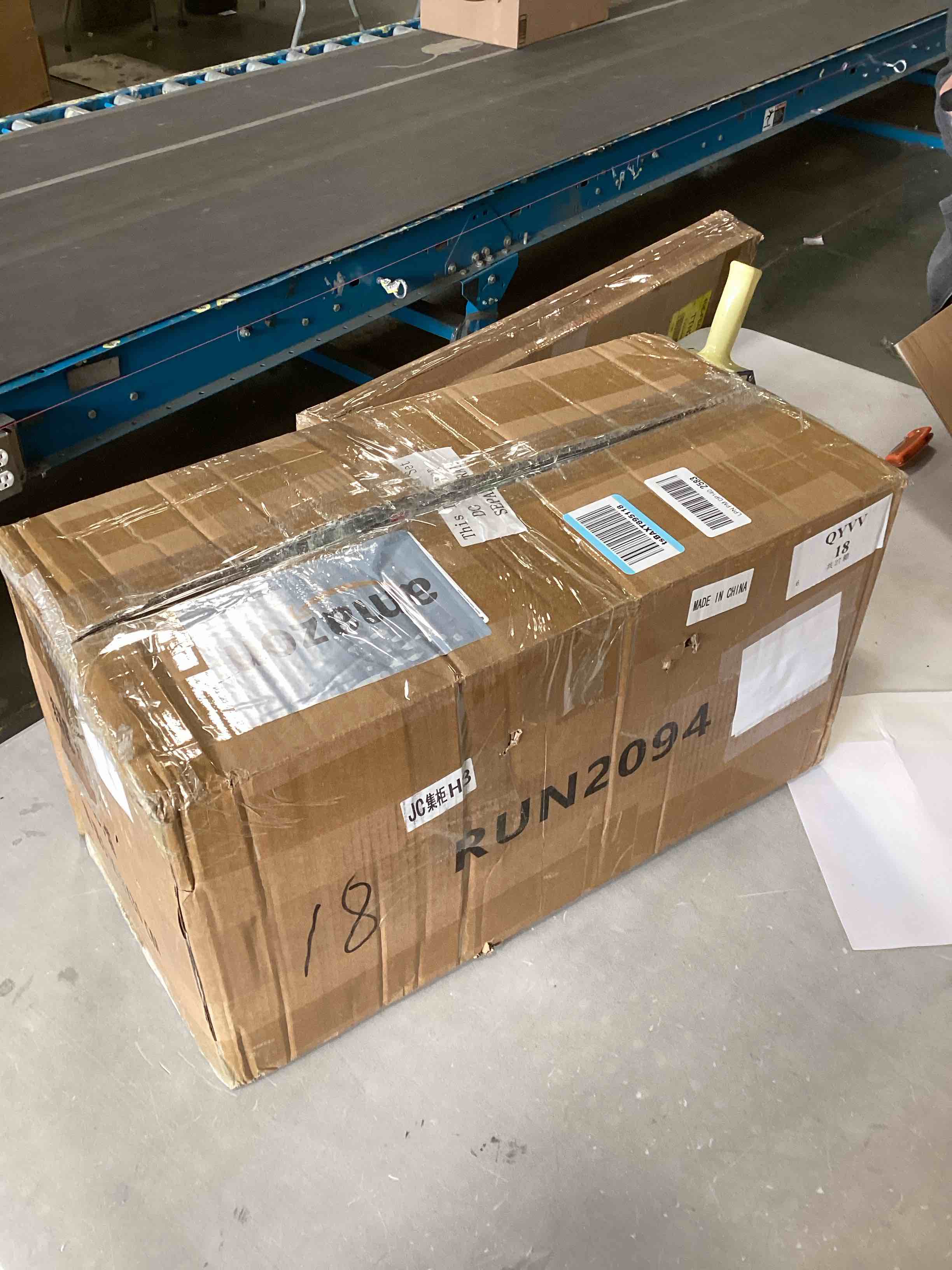 https://s3.amazonaws.com/lotting-images-prod/bidfta/TEA2100975_1738940193985.jpeg