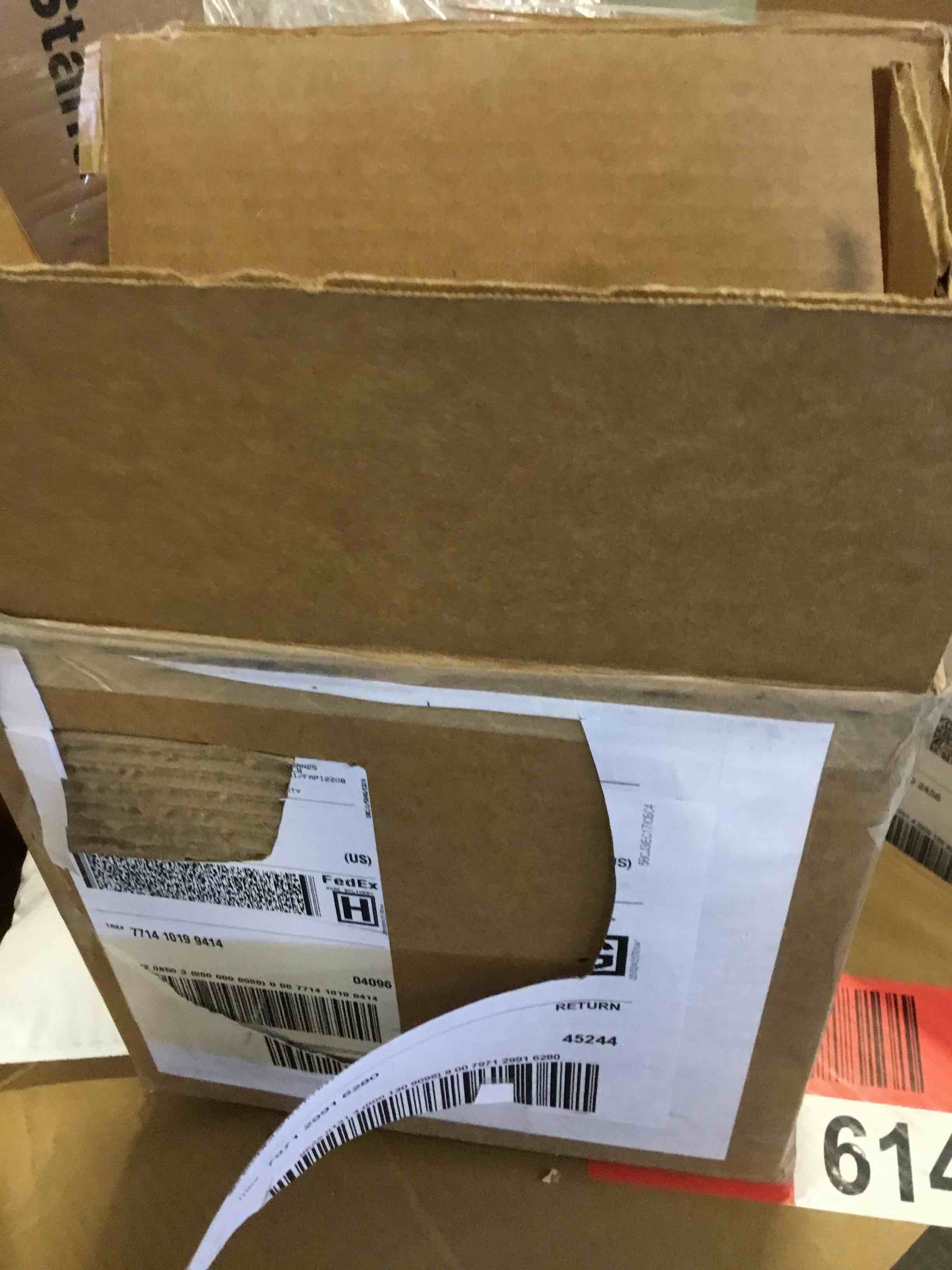 https://s3.amazonaws.com/lotting-images-prod/bidfta/TEA2101049_1737995602360.jpeg