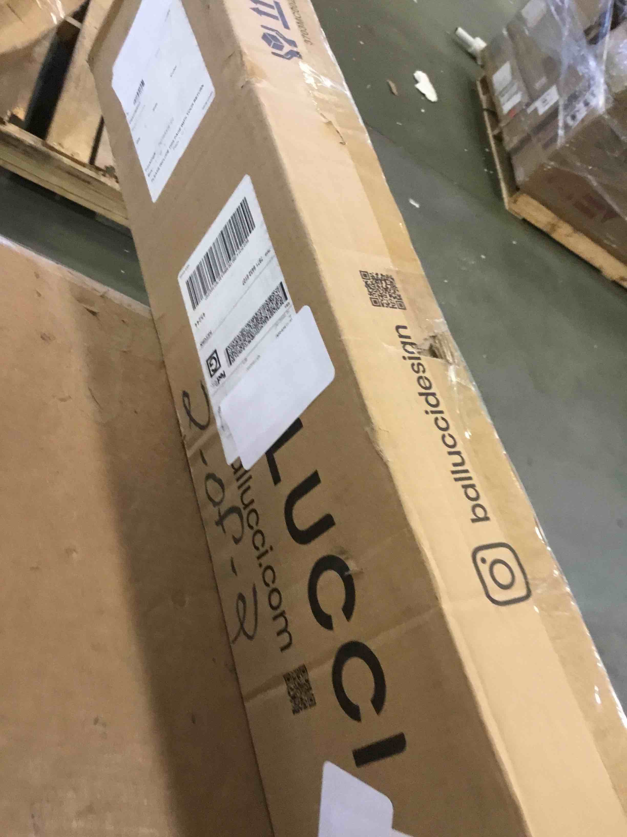 https://s3.amazonaws.com/lotting-images-prod/bidfta/TEA2102139_1739817114592.jpeg