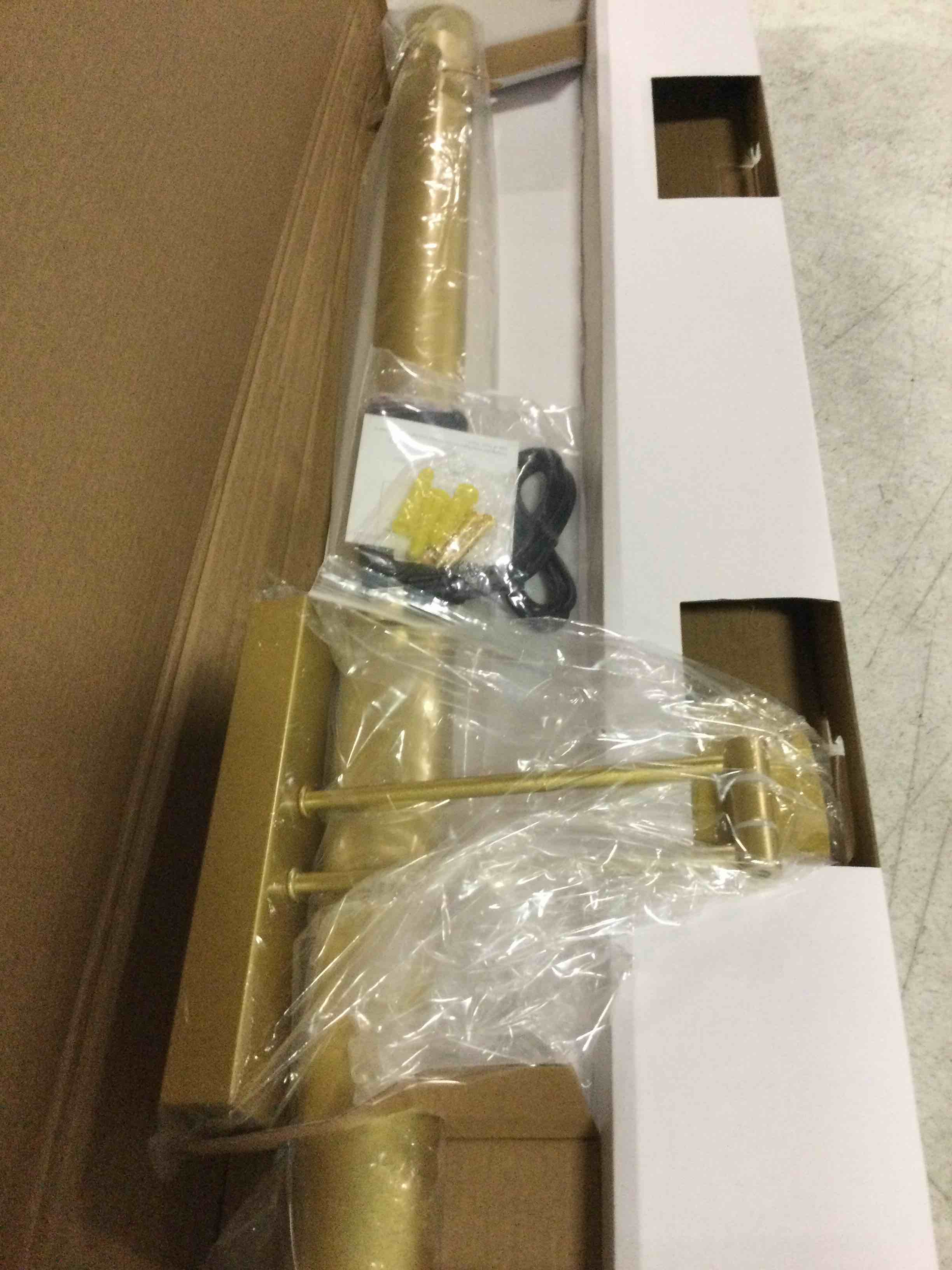 https://s3.amazonaws.com/lotting-images-prod/bidfta/TEA2104105_1736538301033.jpeg