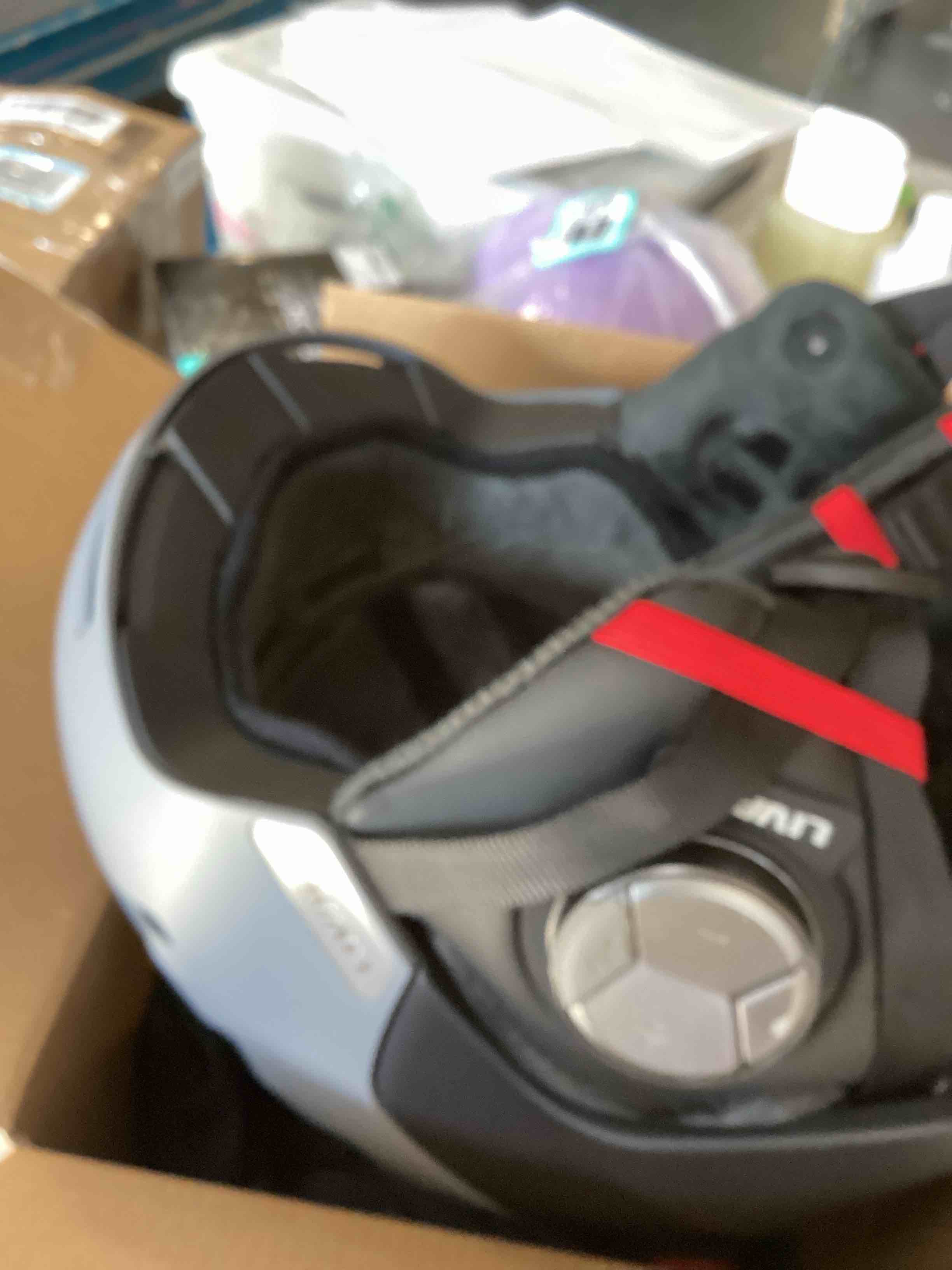 https://s3.amazonaws.com/lotting-images-prod/bidfta/TEA2104589_1737045187974.jpeg