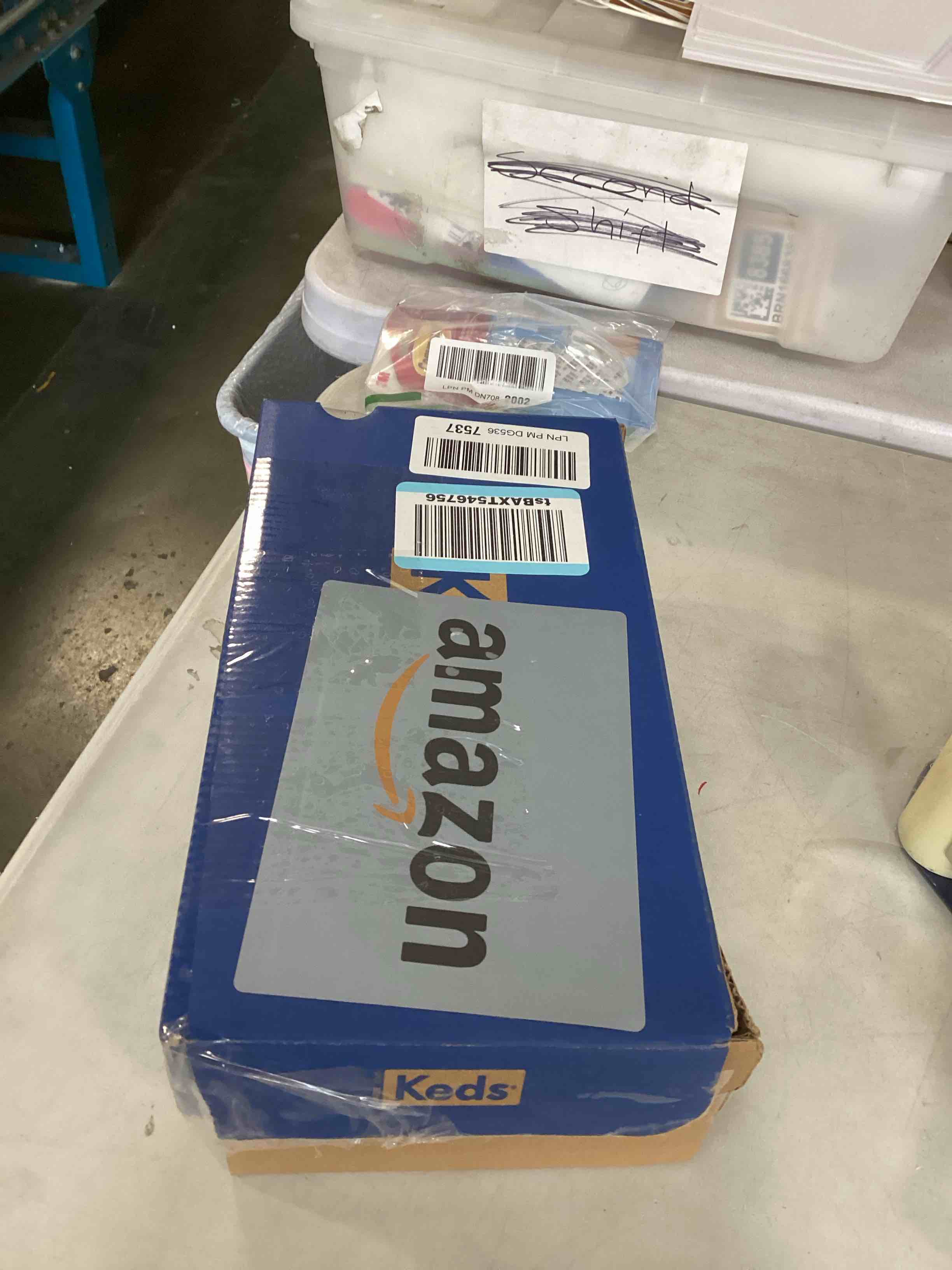 https://s3.amazonaws.com/lotting-images-prod/bidfta/TEA2104671_1737049815617.jpeg