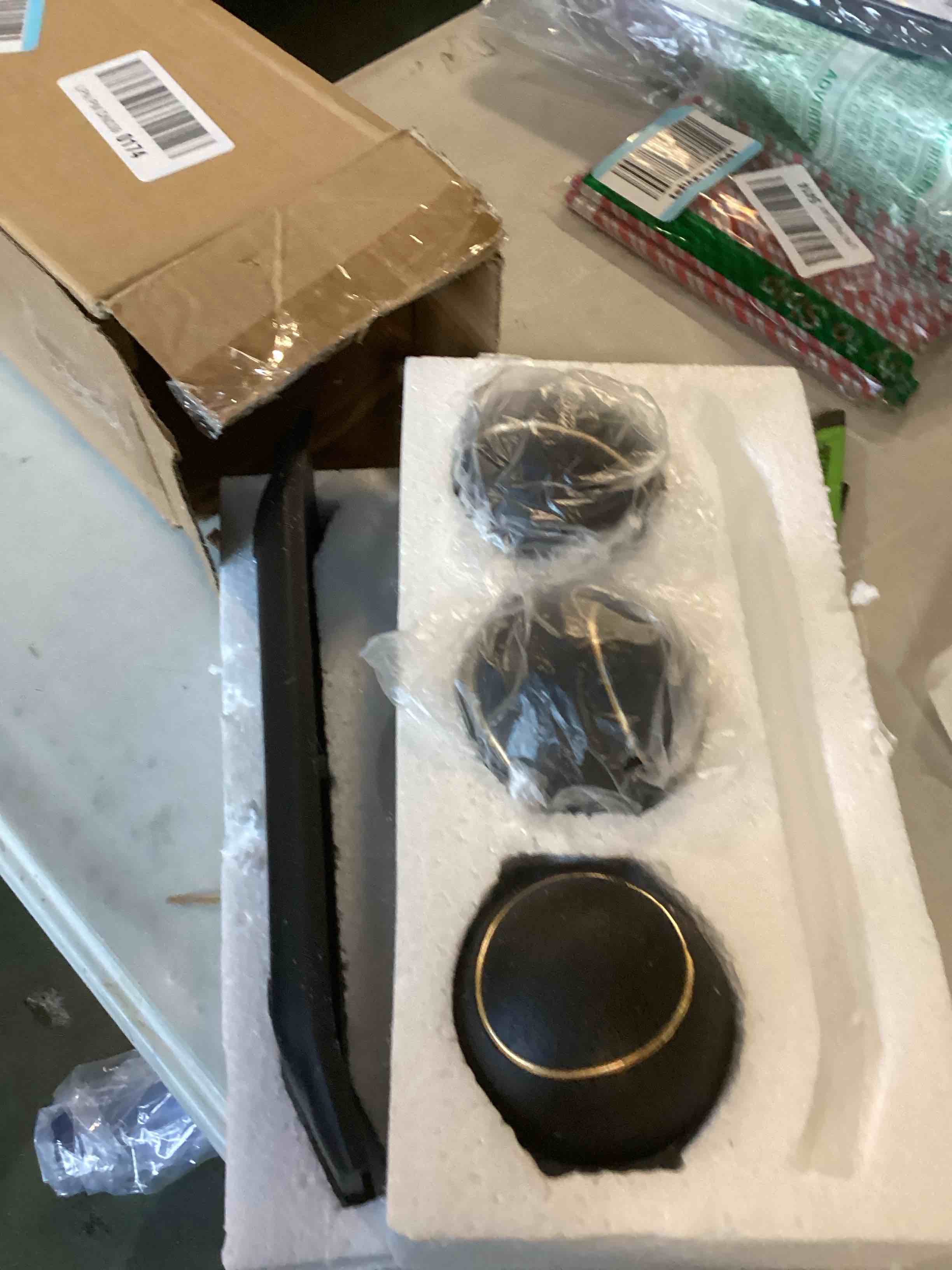 https://s3.amazonaws.com/lotting-images-prod/bidfta/TEA2104768_1737122331054.jpeg