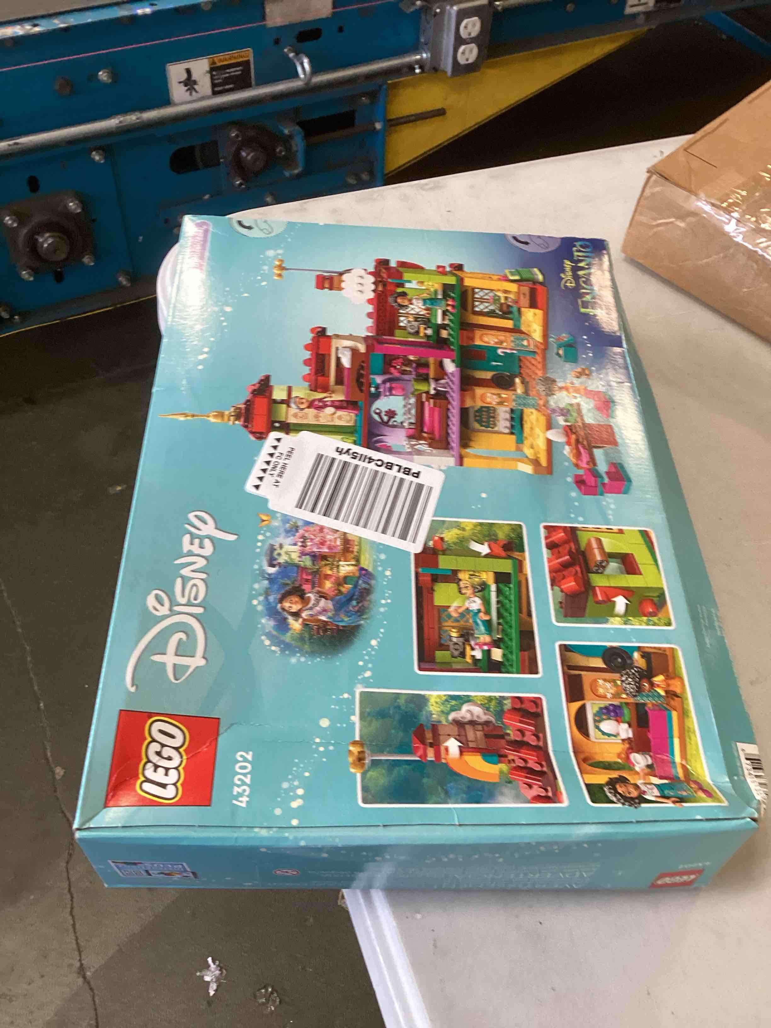 https://s3.amazonaws.com/lotting-images-prod/bidfta/TEA2104878_1737139082764.jpeg