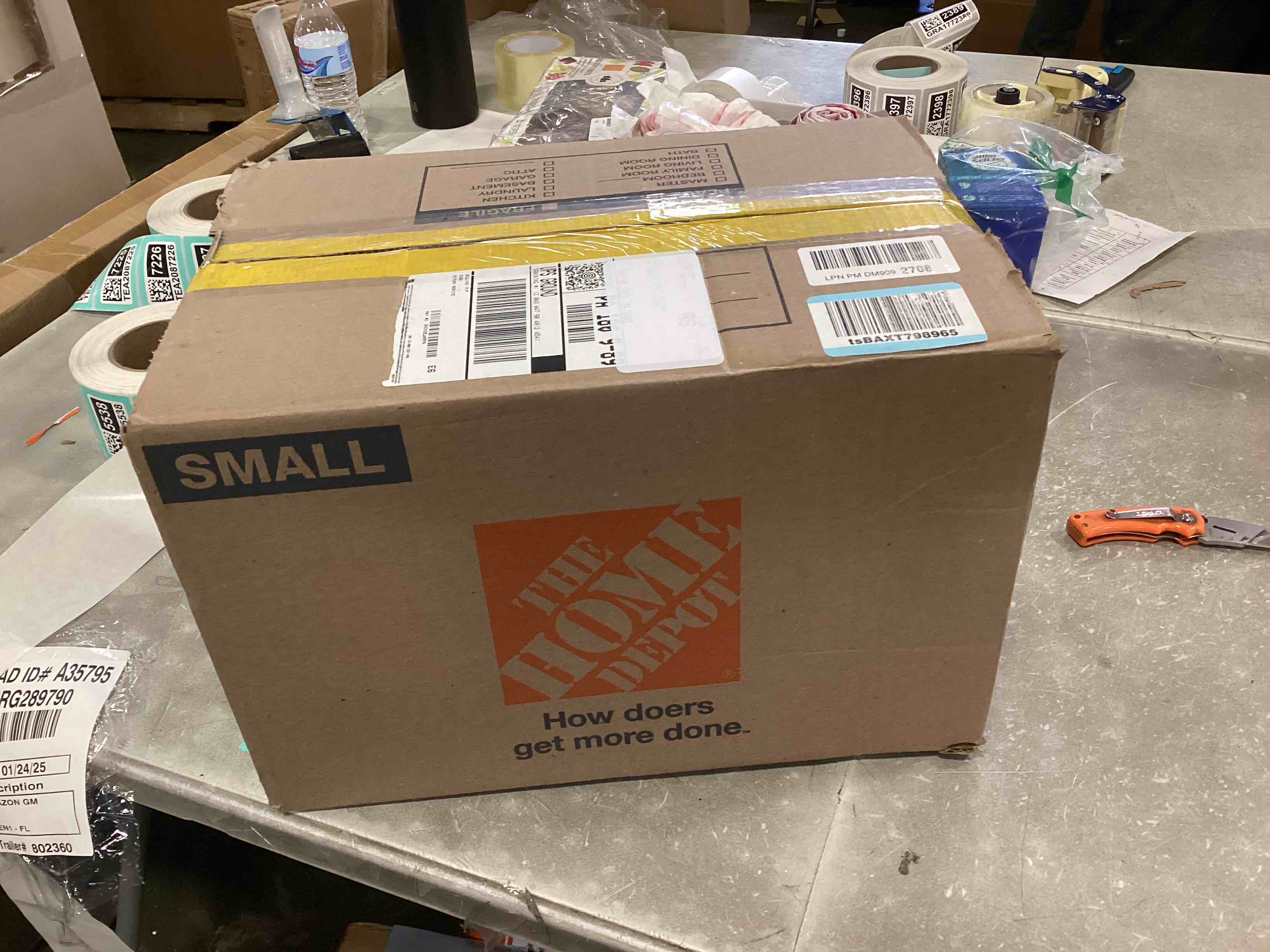 https://s3.amazonaws.com/lotting-images-prod/bidfta/TEA2105529_1738008942666.jpeg