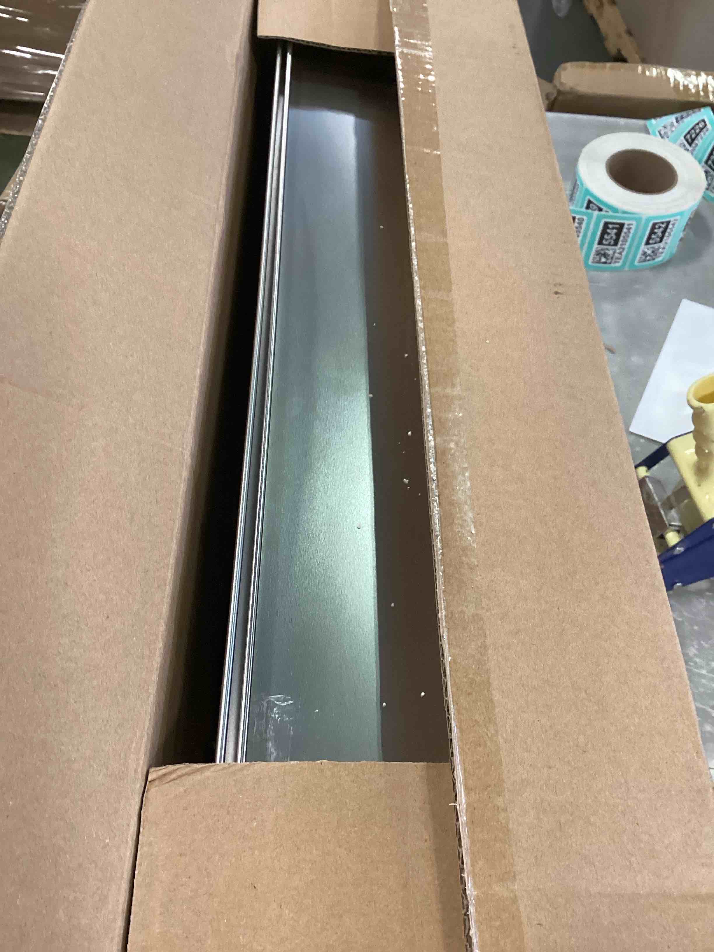 https://s3.amazonaws.com/lotting-images-prod/bidfta/TEA2105534_1738009430349.jpeg