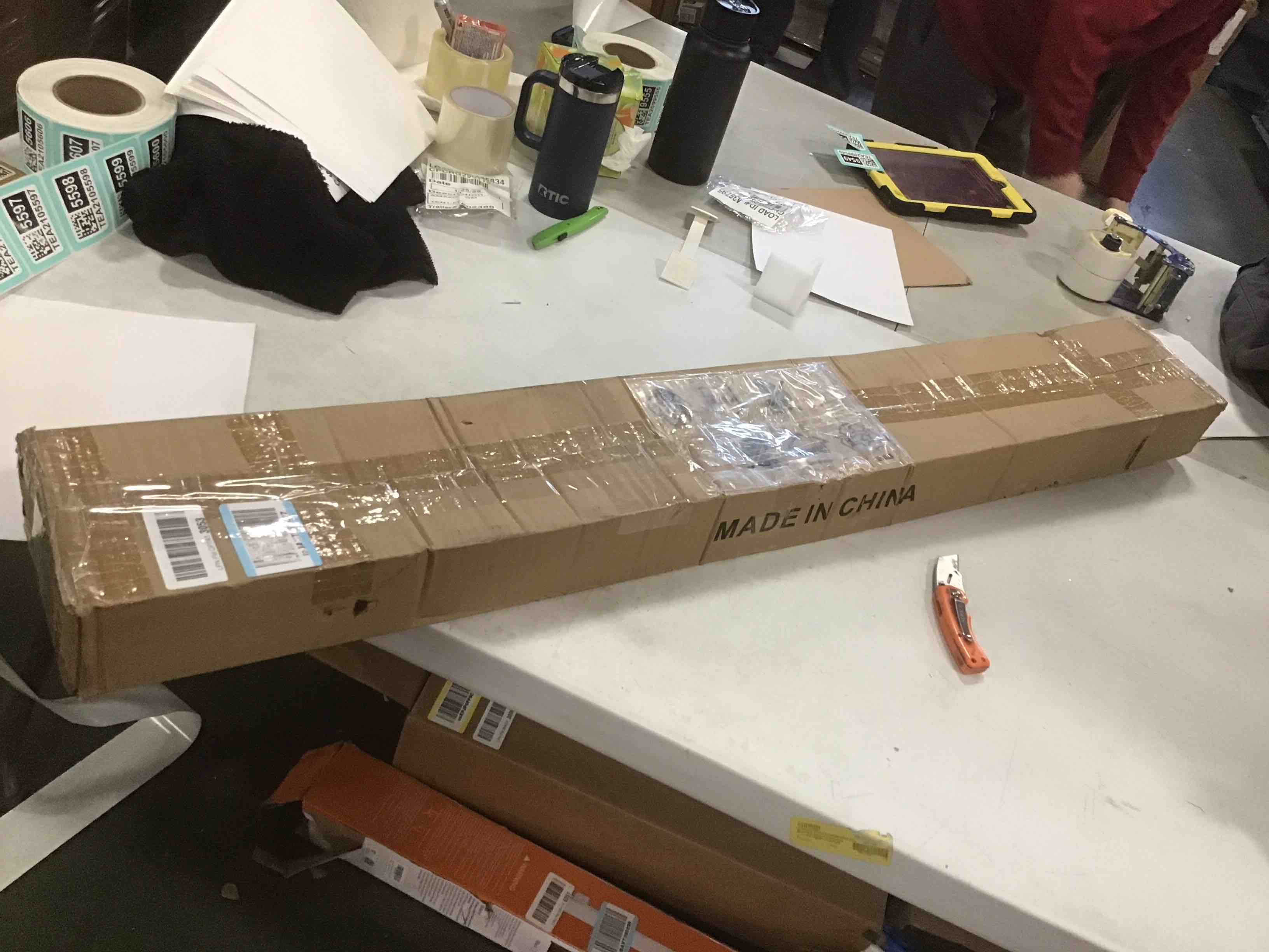 https://s3.amazonaws.com/lotting-images-prod/bidfta/TEA2105592_1738069604111.jpeg