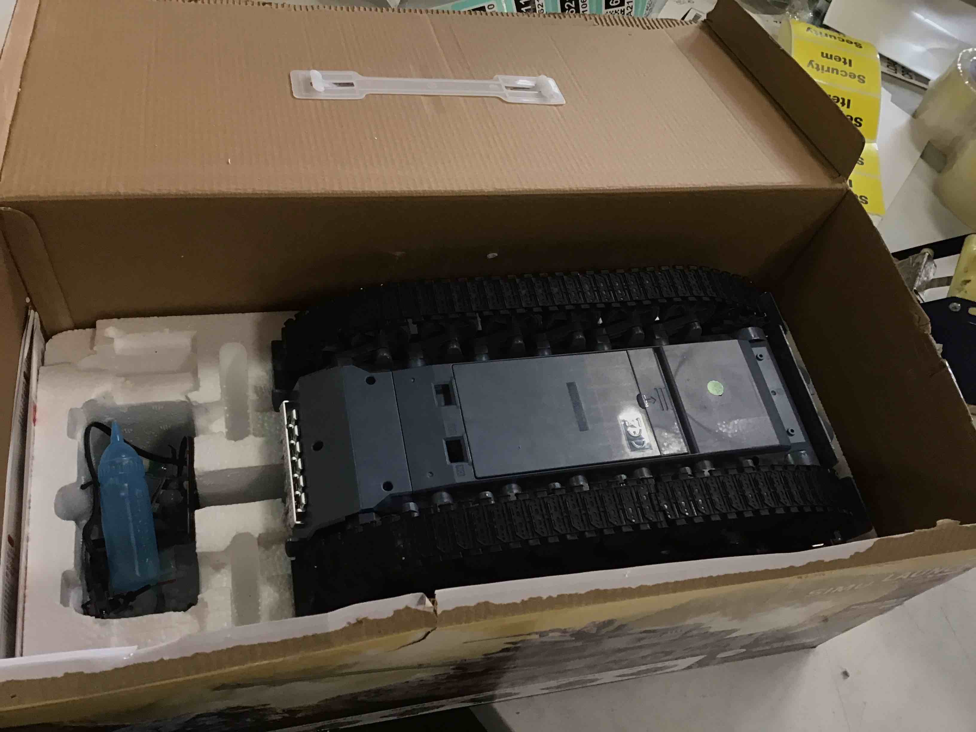 https://s3.amazonaws.com/lotting-images-prod/bidfta/TEA2106210_1738254270547.jpeg