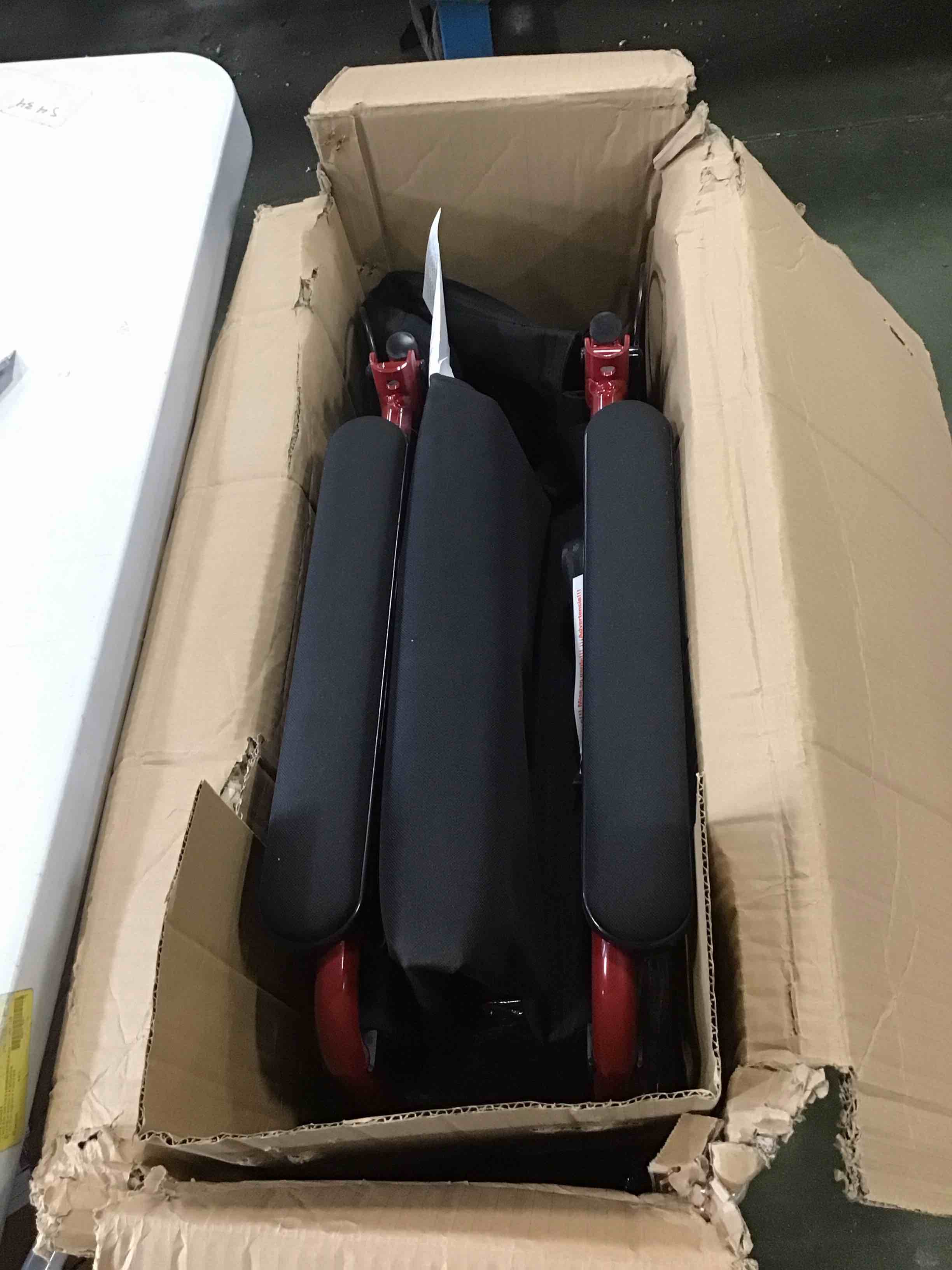 https://s3.amazonaws.com/lotting-images-prod/bidfta/TEA2106586_1738592136736.jpeg