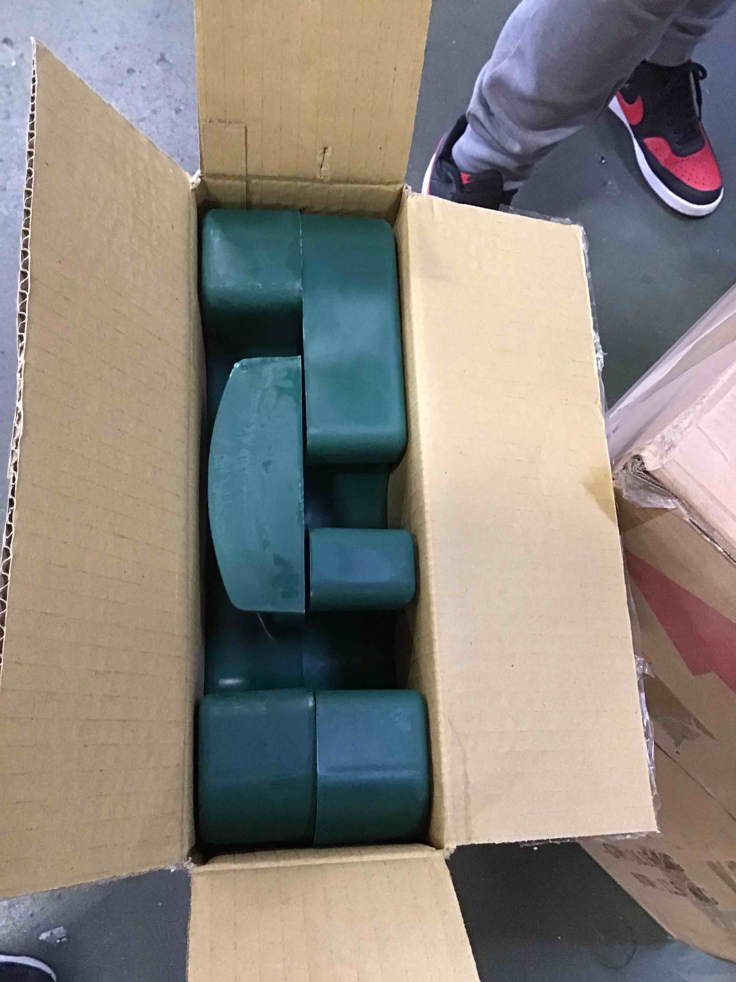 https://s3.amazonaws.com/lotting-images-prod/bidfta/TEA2106795_1738687579865.jpeg