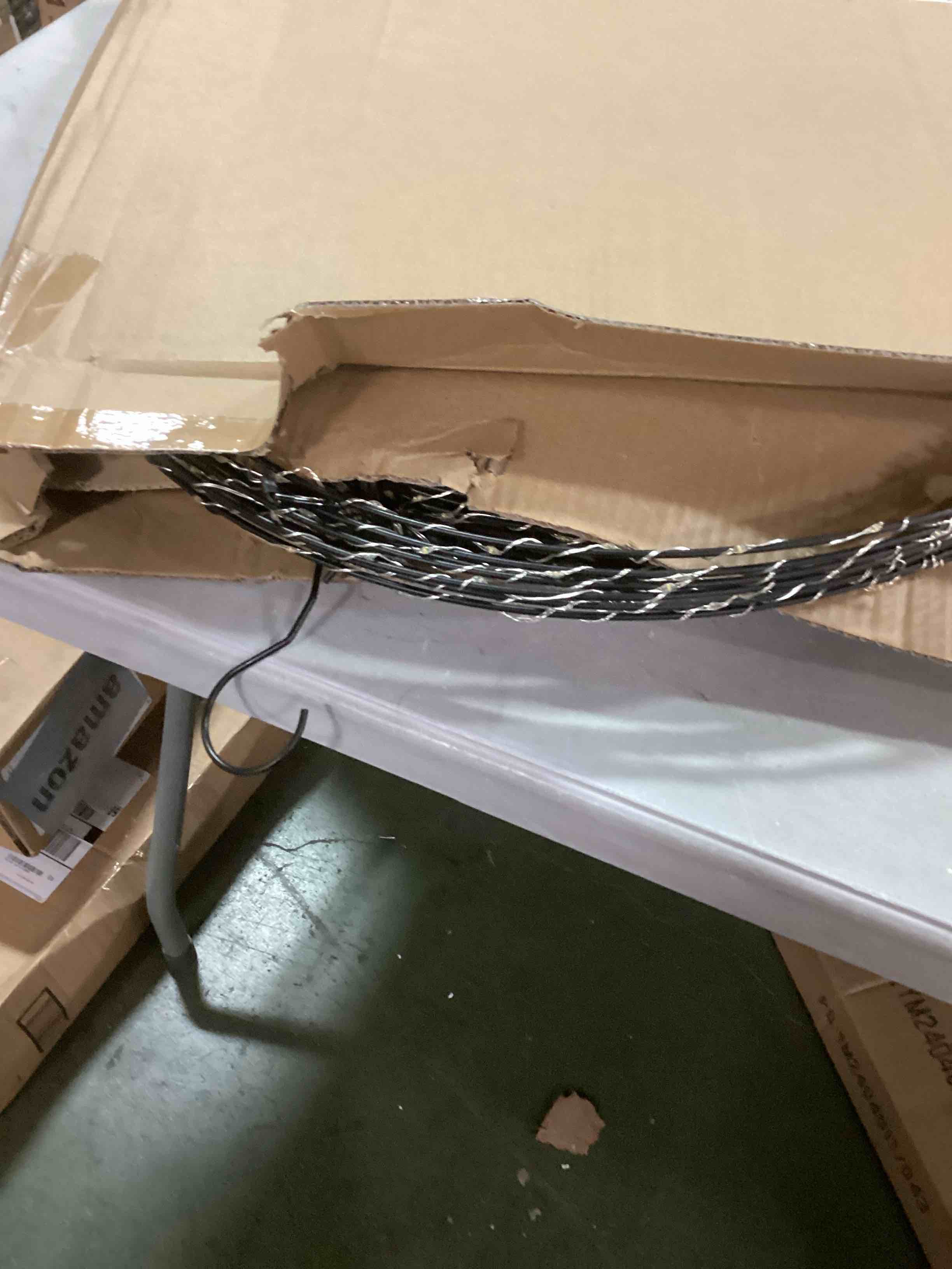 https://s3.amazonaws.com/lotting-images-prod/bidfta/TEA2107113_1736522550212.jpeg