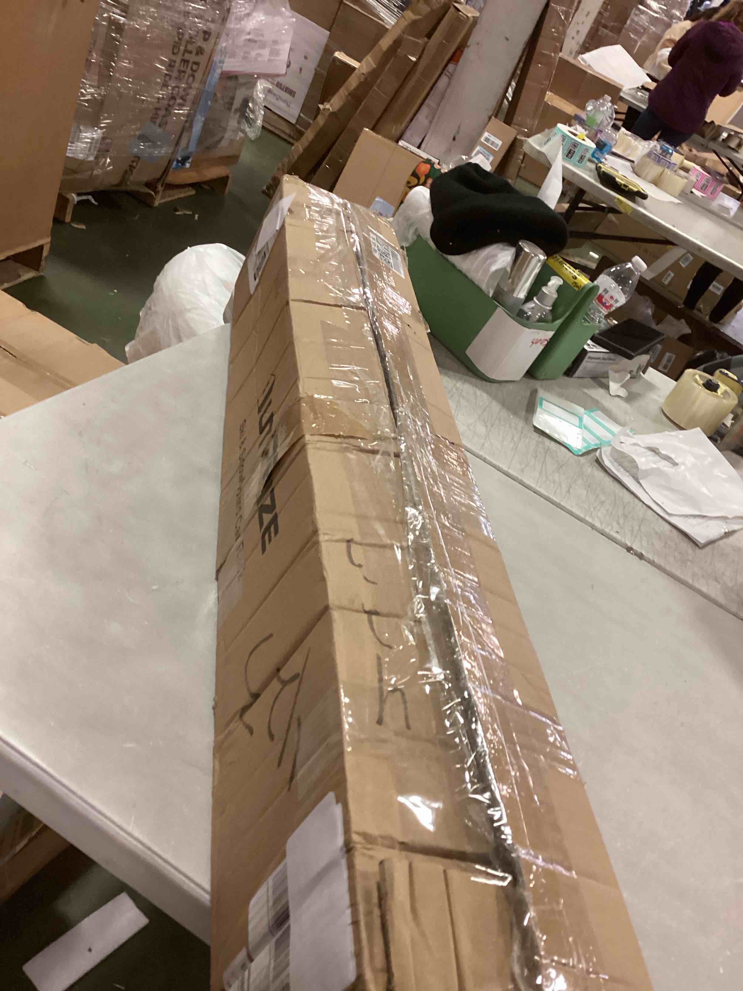 https://s3.amazonaws.com/lotting-images-prod/bidfta/TEA2107166_1736532788258.jpeg