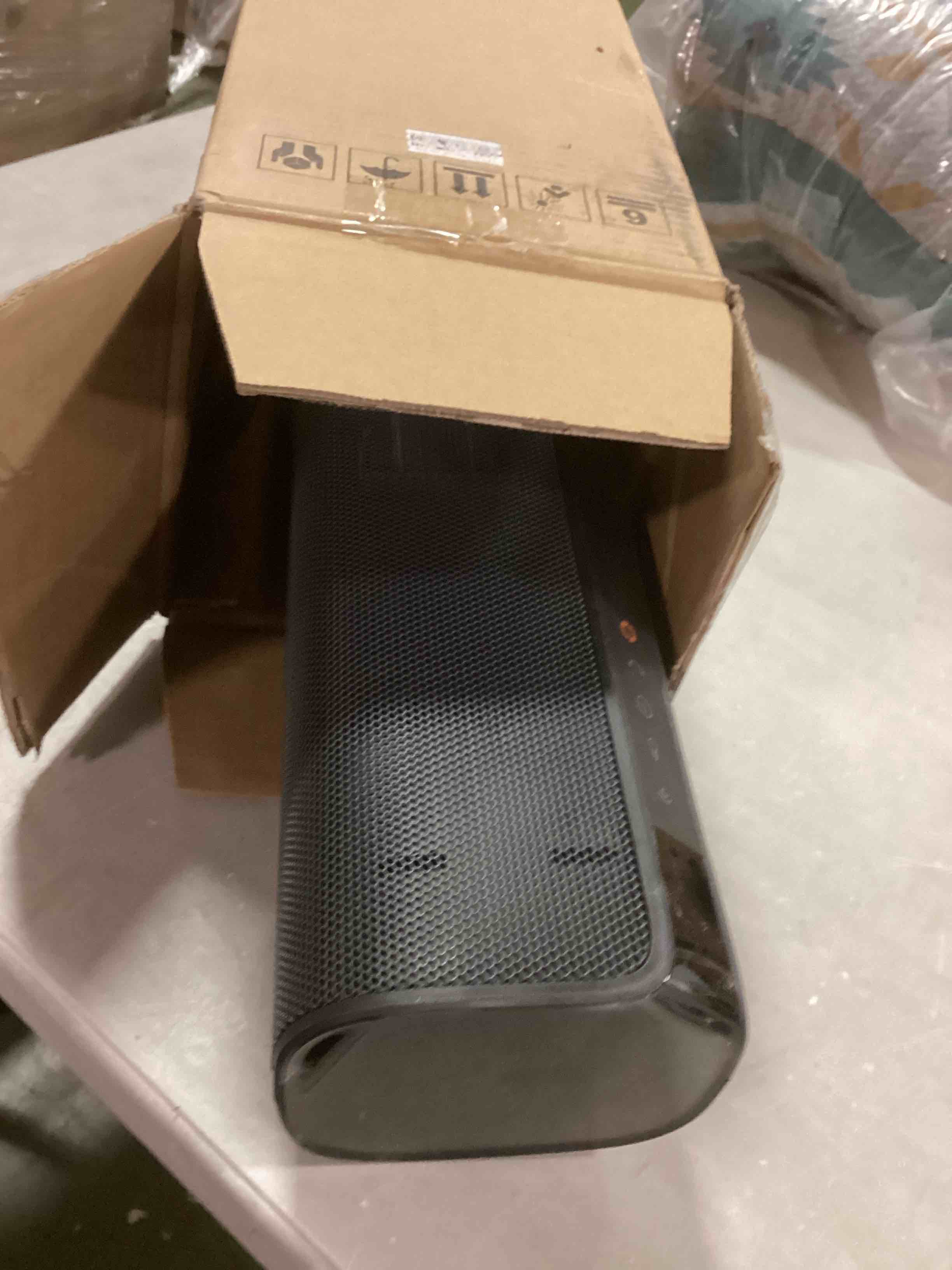 https://s3.amazonaws.com/lotting-images-prod/bidfta/TEA2107258_1736535069590.jpeg