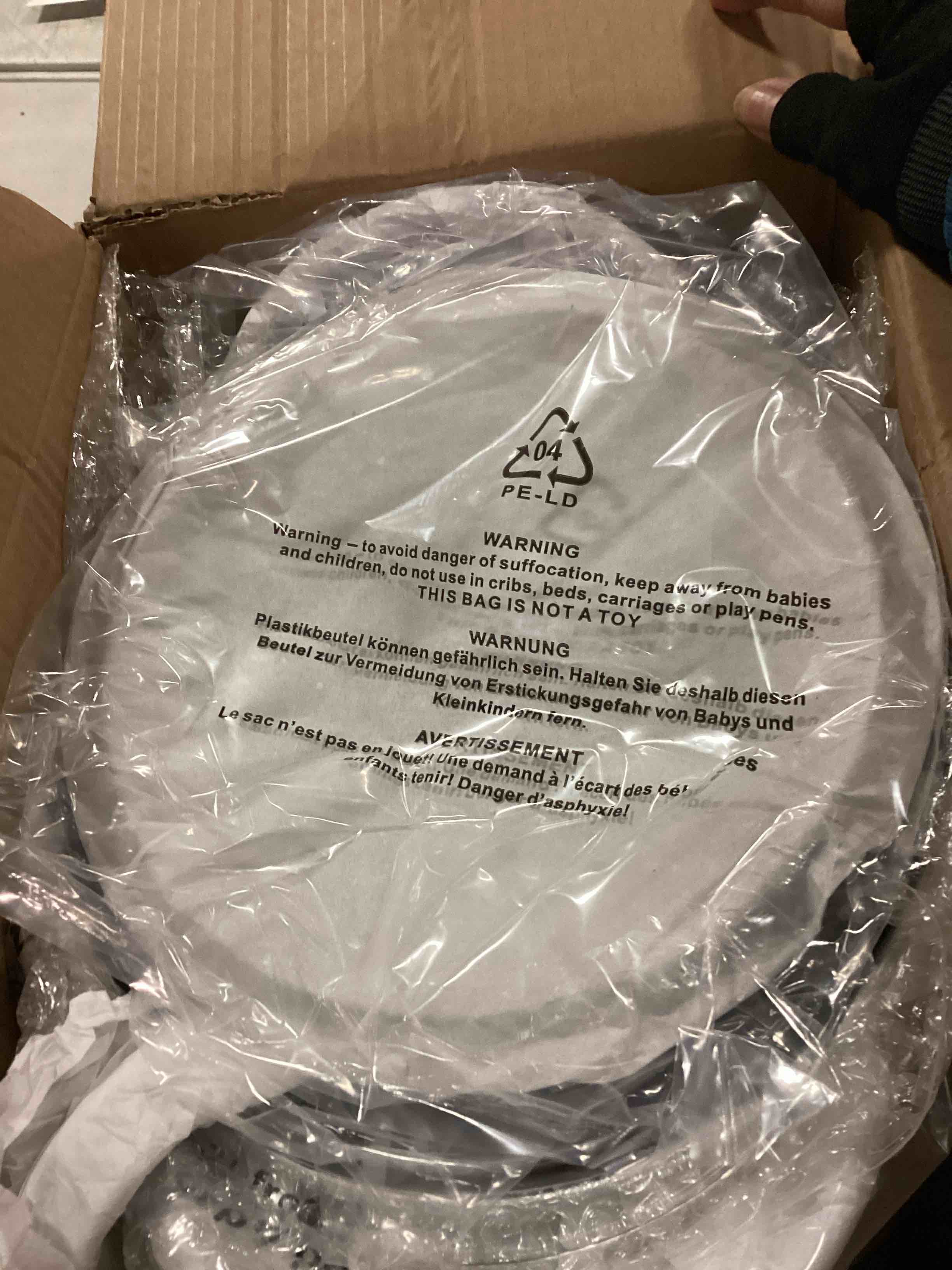 https://s3.amazonaws.com/lotting-images-prod/bidfta/TEA2107513_1736860210798.jpeg