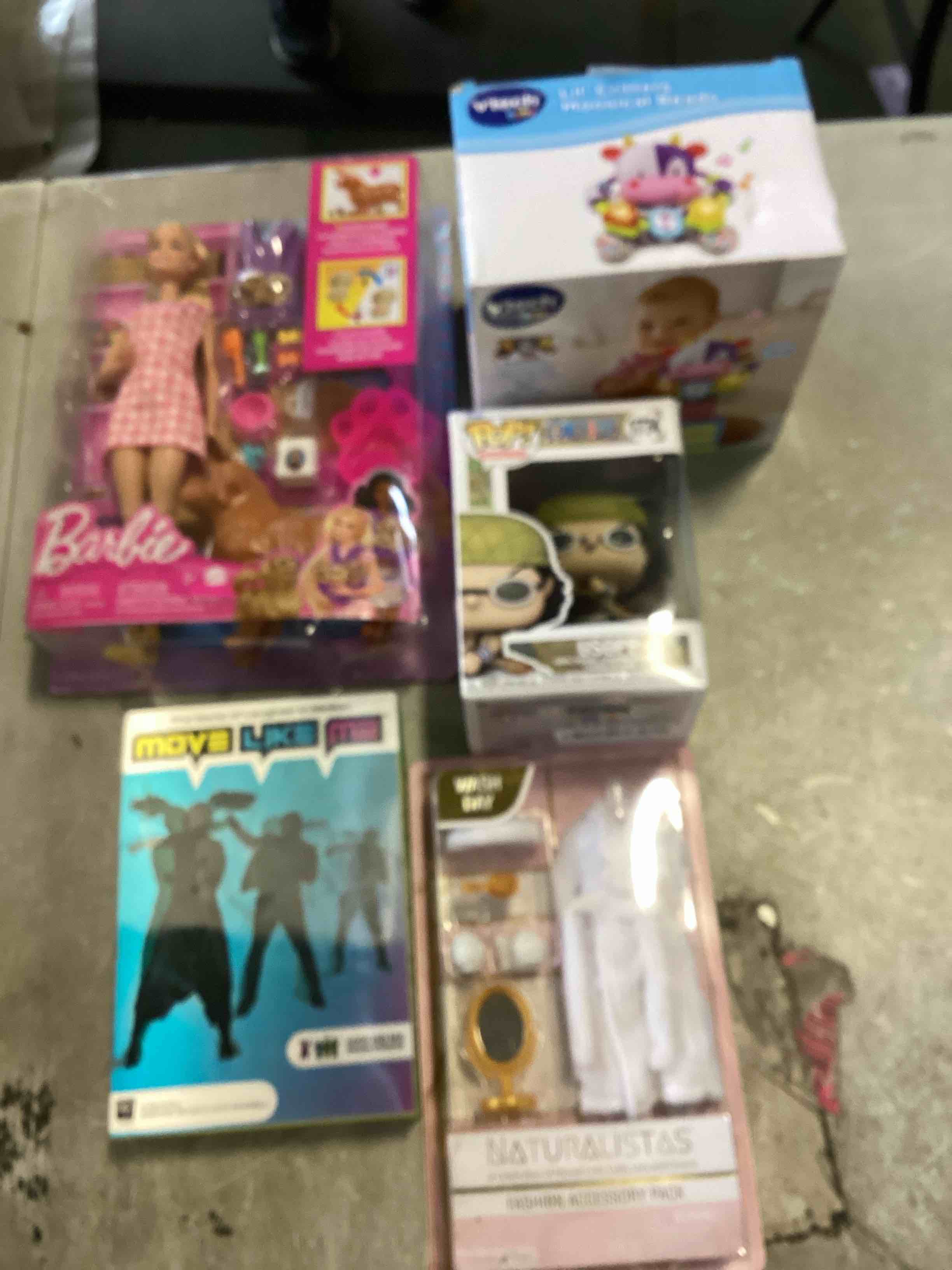 https://s3.amazonaws.com/lotting-images-prod/bidfta/TEA2109998_1739820976827.jpeg