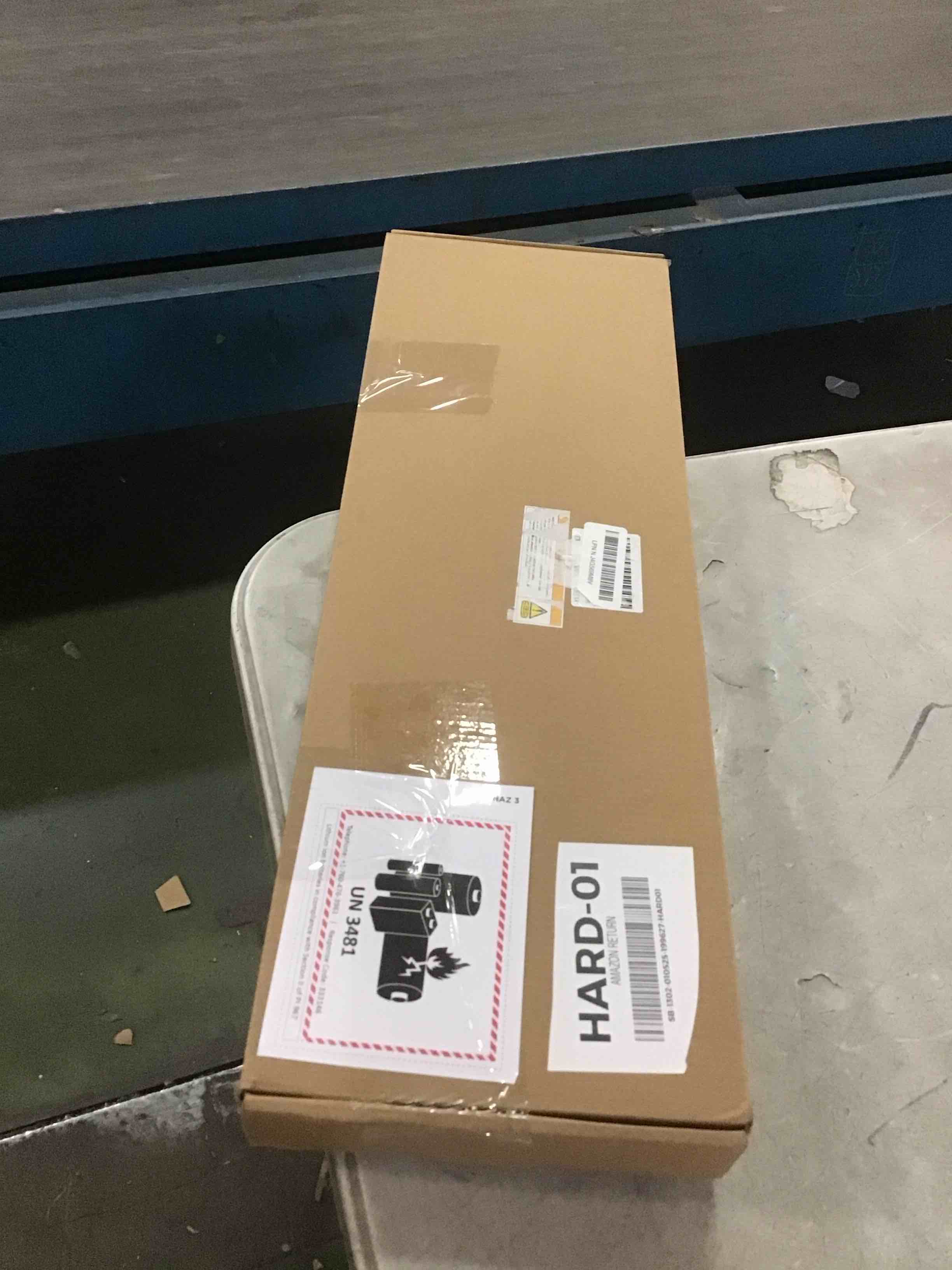 https://s3.amazonaws.com/lotting-images-prod/bidfta/TEA2111013_1738098326504.jpeg