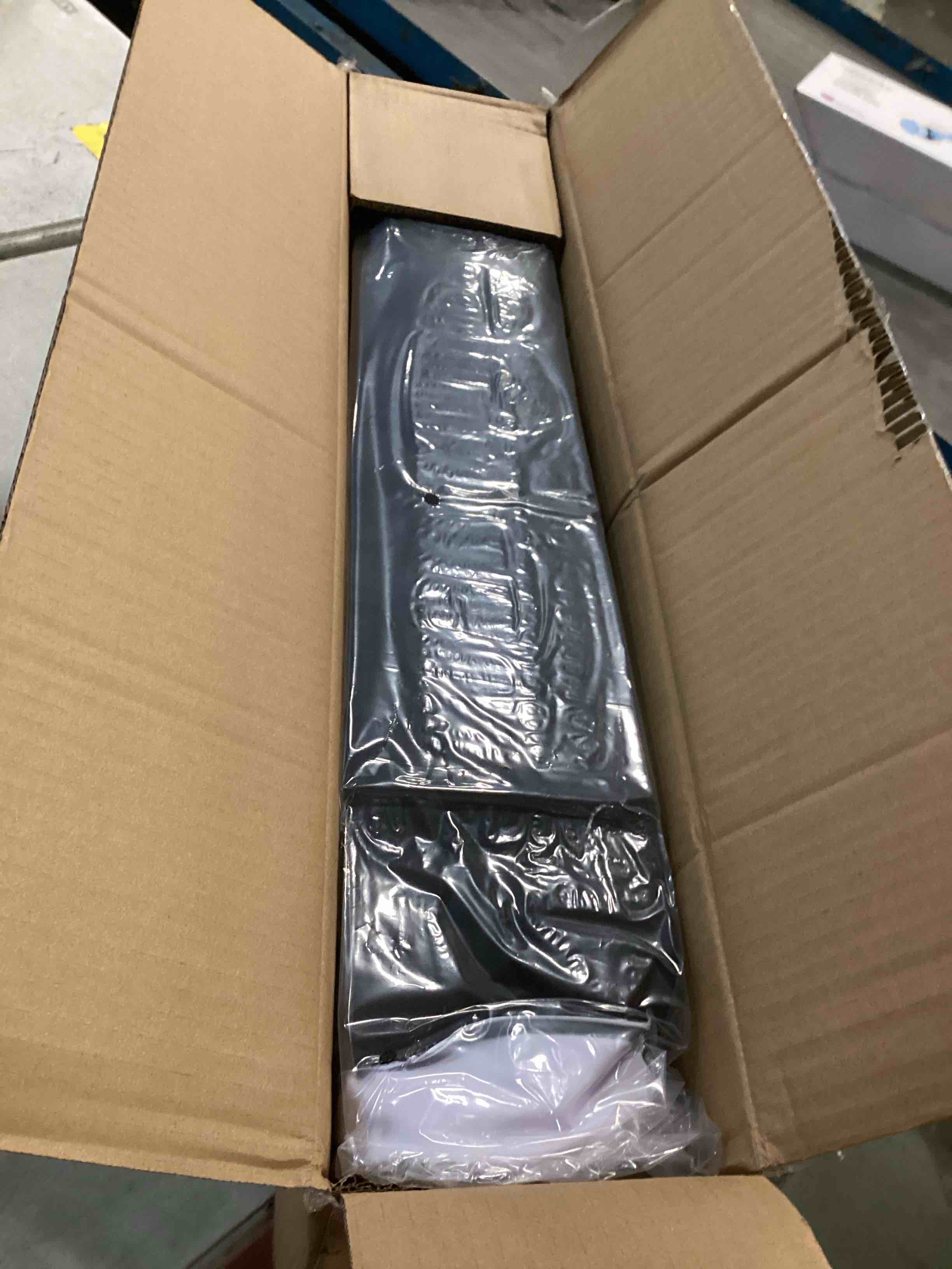 https://s3.amazonaws.com/lotting-images-prod/bidfta/TEA2111645_1739462028894.jpeg