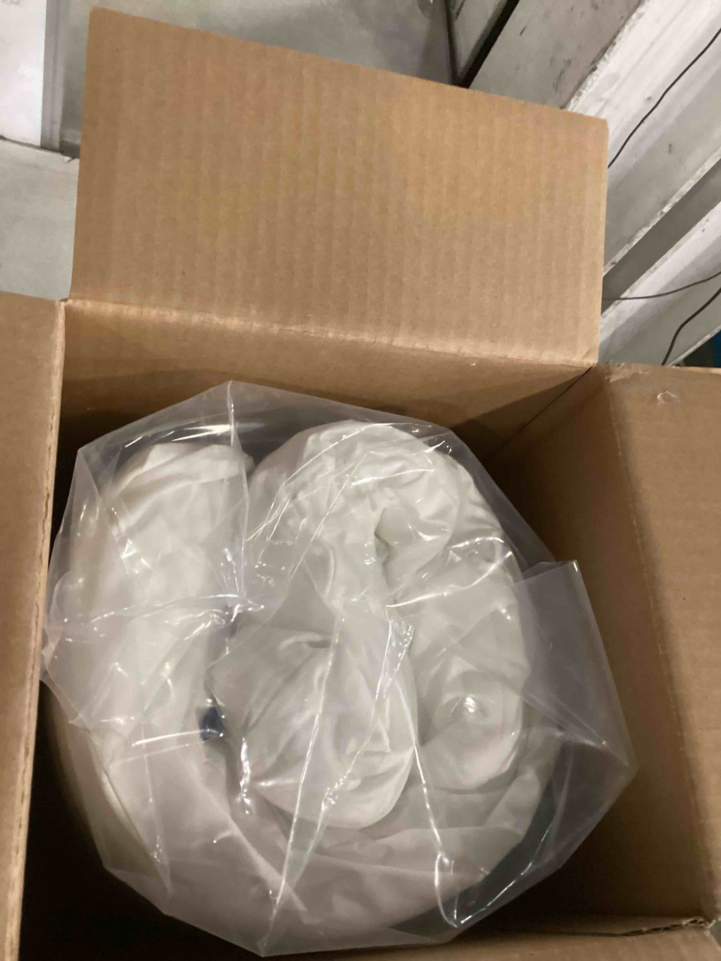 https://s3.amazonaws.com/lotting-images-prod/bidfta/TEA2112503_1739974271470.jpeg