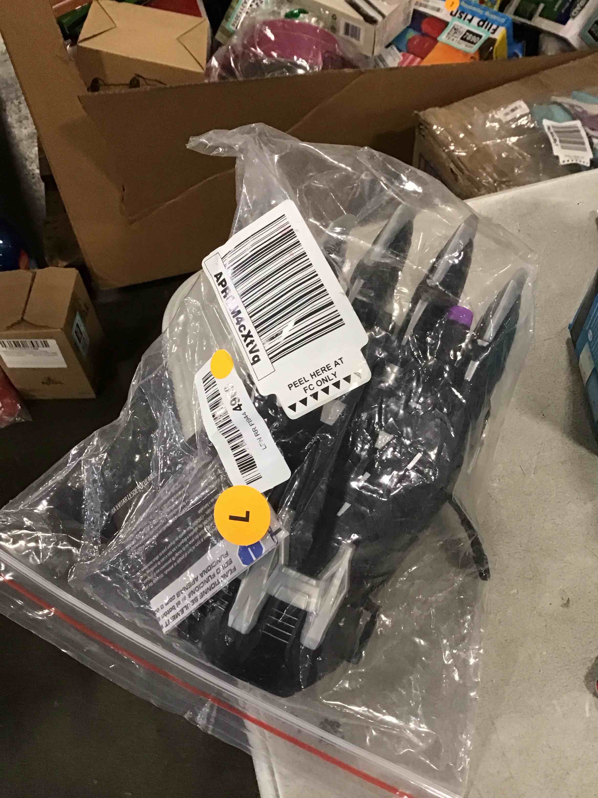 https://s3.amazonaws.com/lotting-images-prod/bidfta/TEA2113035_1737123600949.jpeg