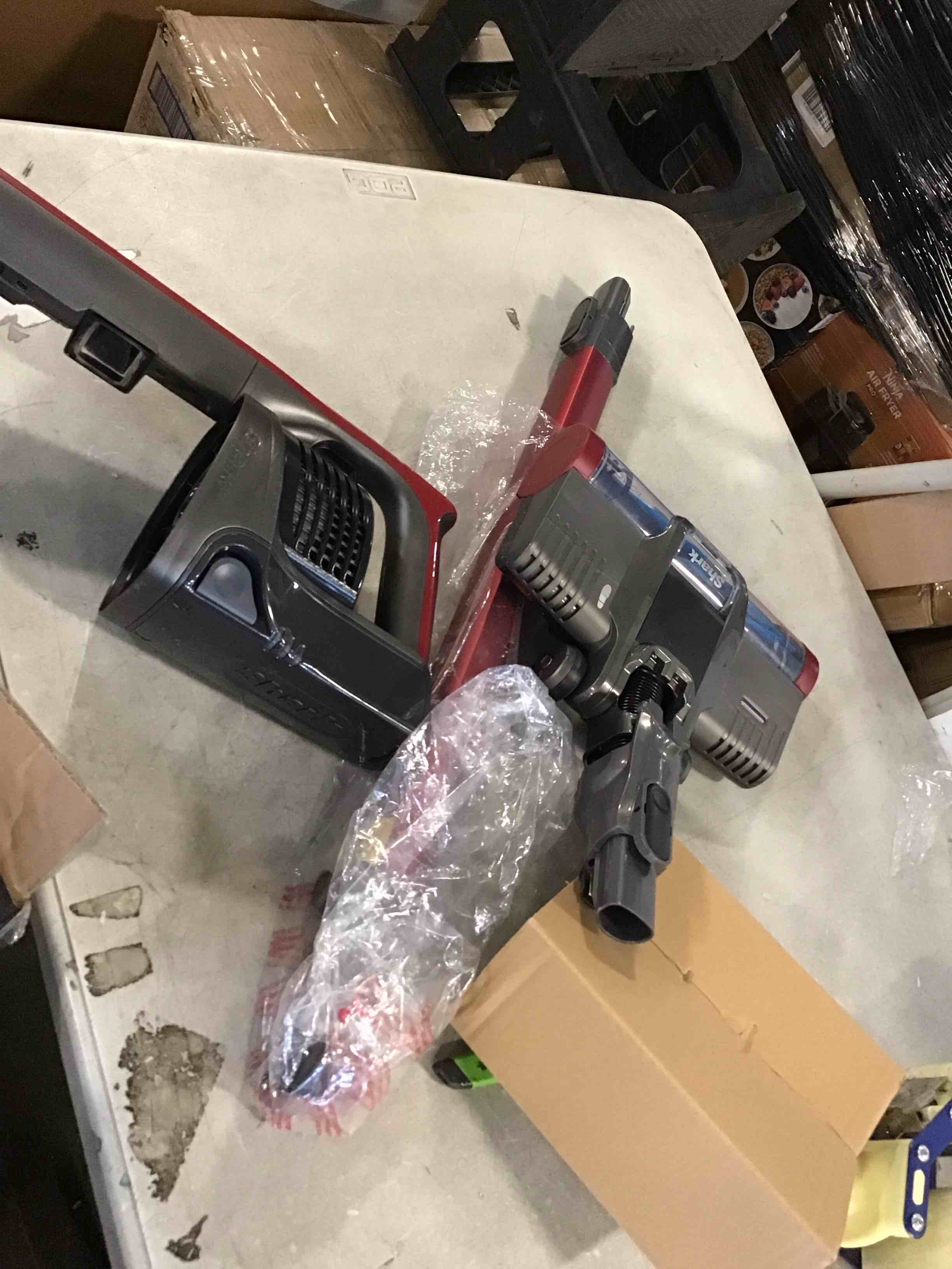 https://s3.amazonaws.com/lotting-images-prod/bidfta/TEA2113060_1737130135752.jpeg
