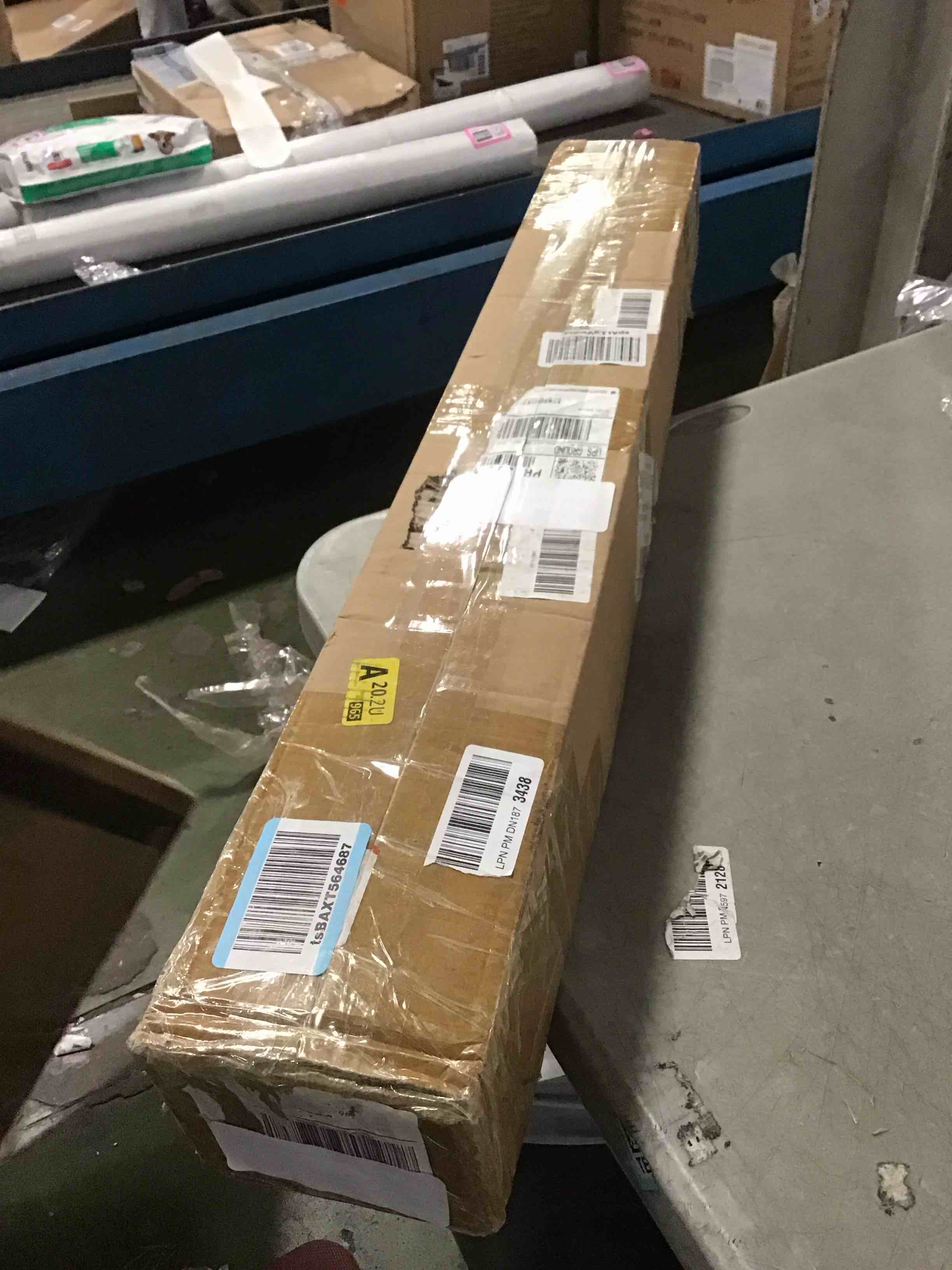 https://s3.amazonaws.com/lotting-images-prod/bidfta/TEA2114375_1737662025695.jpeg