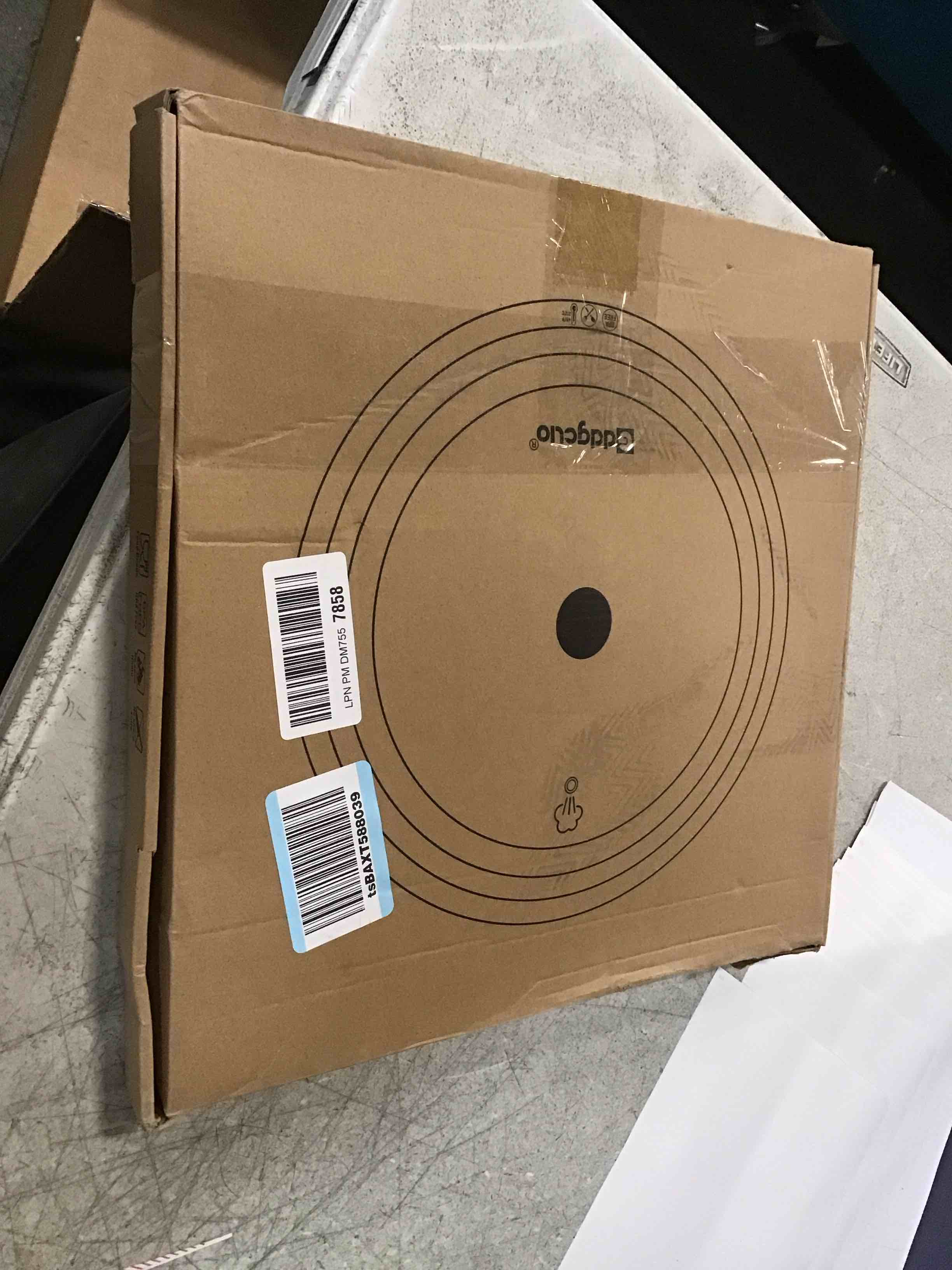 https://s3.amazonaws.com/lotting-images-prod/bidfta/TEA2115512_1738349230841.jpeg