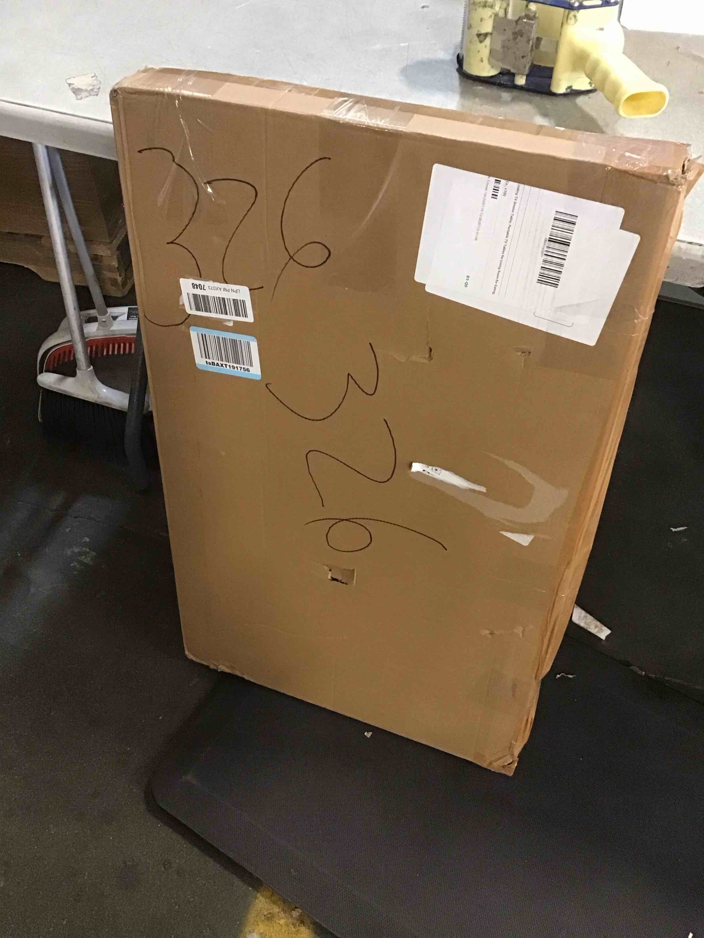 https://s3.amazonaws.com/lotting-images-prod/bidfta/TEA2115705_1738608412429.jpeg