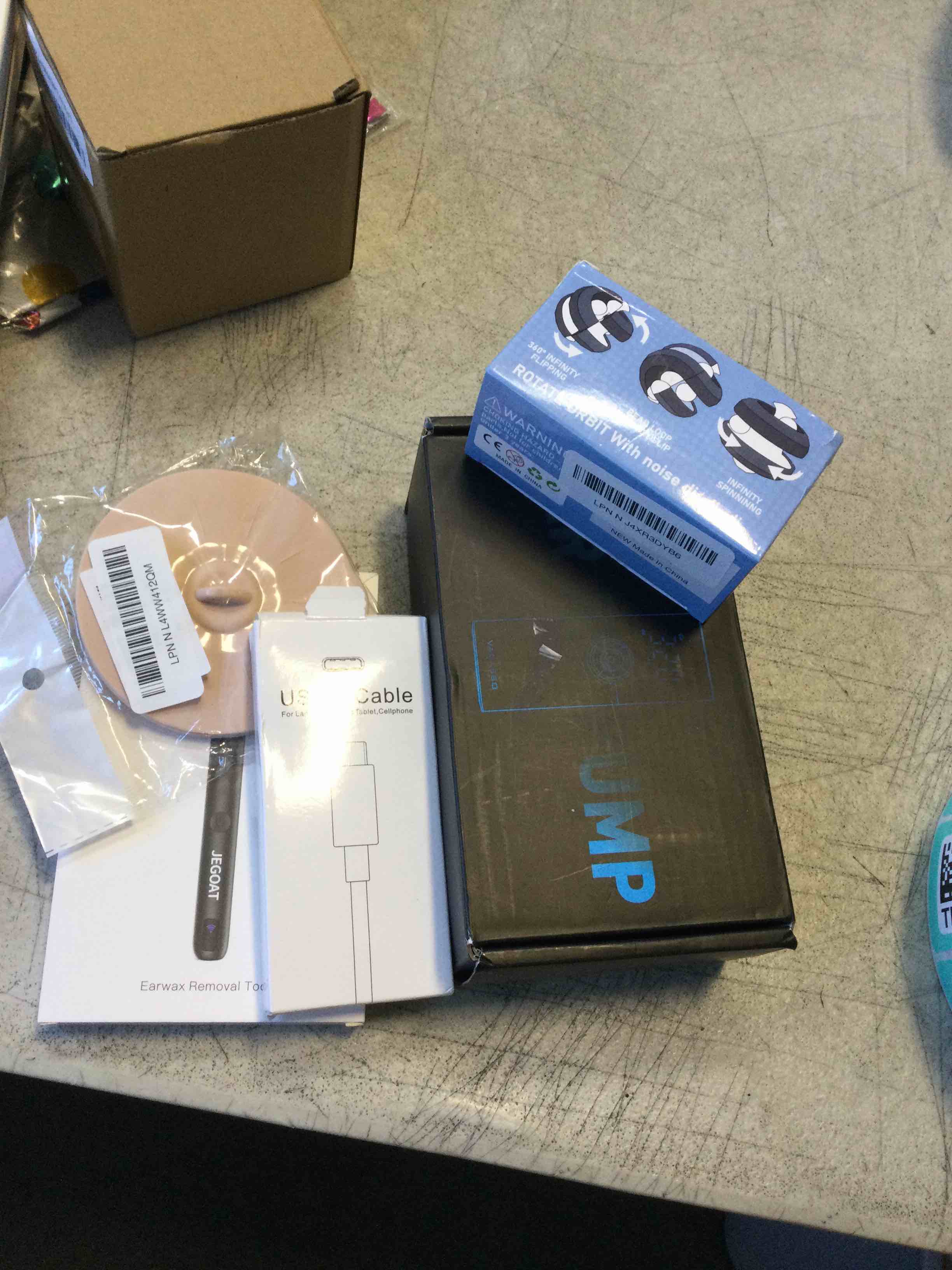 https://s3.amazonaws.com/lotting-images-prod/bidfta/TEA2116265_1737992720058.jpeg