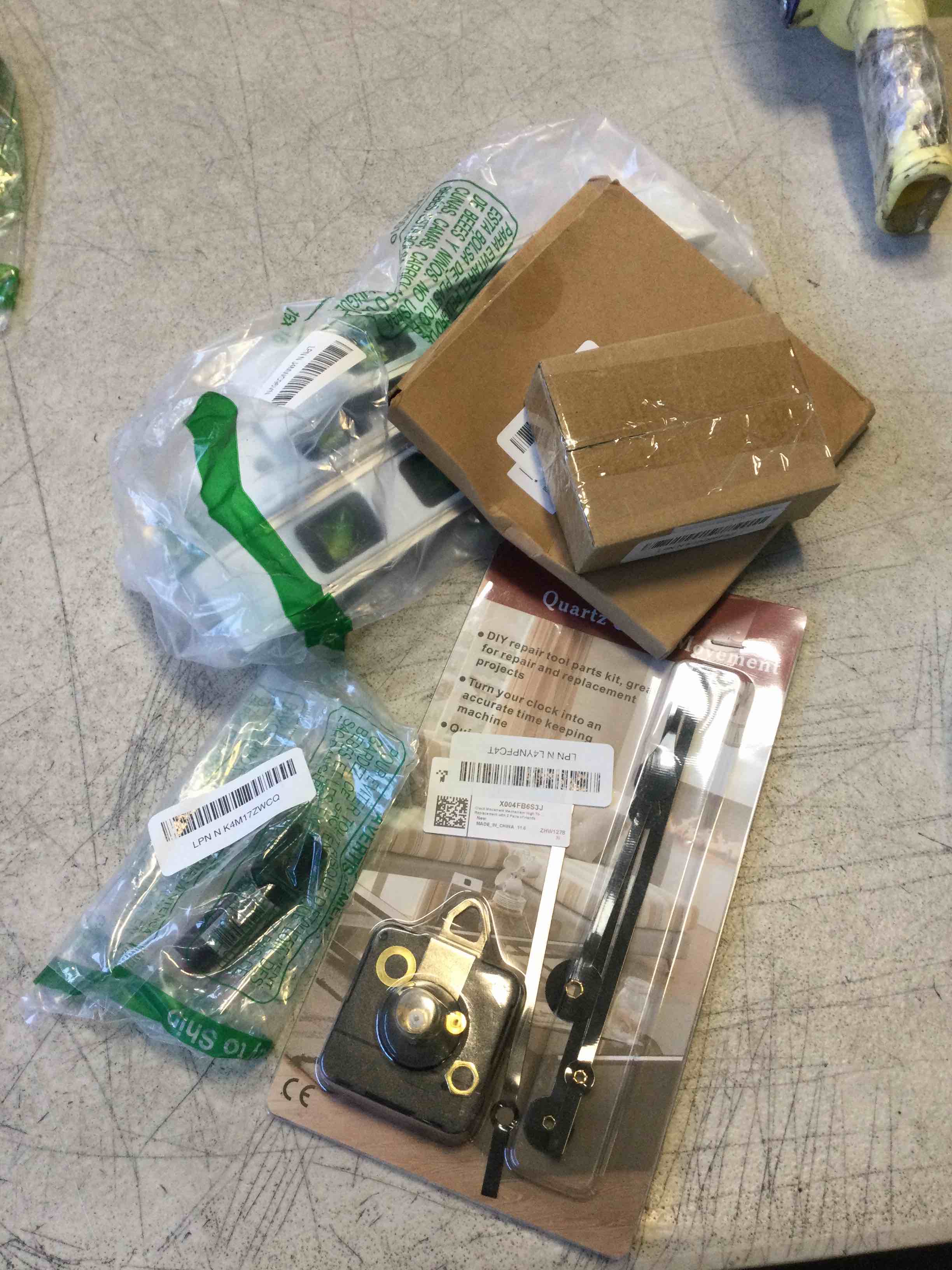 https://s3.amazonaws.com/lotting-images-prod/bidfta/TEA2116268_1737993126572.jpeg