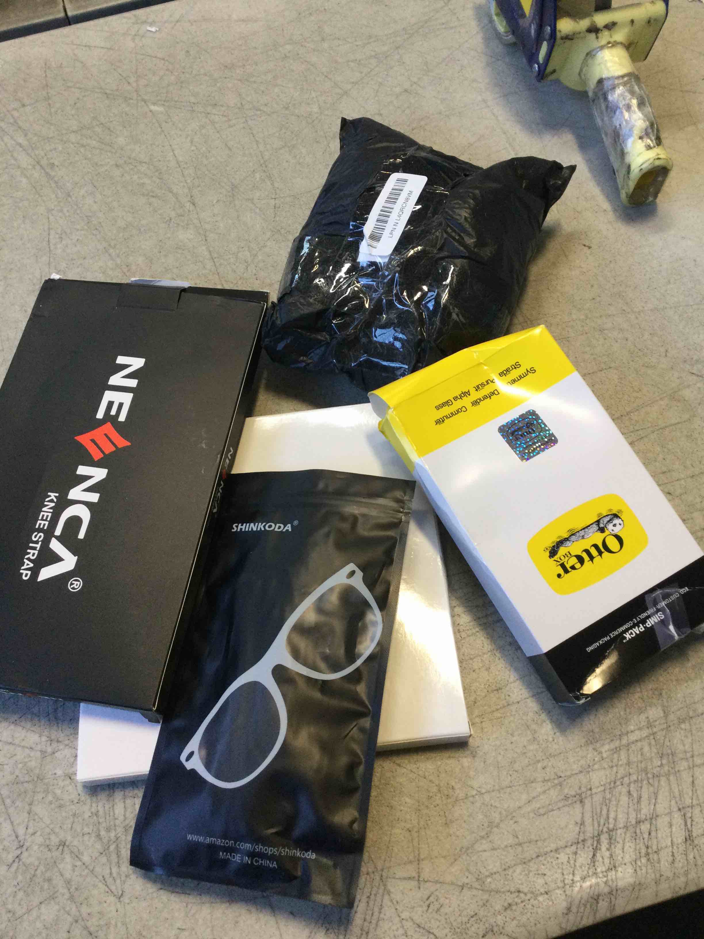 https://s3.amazonaws.com/lotting-images-prod/bidfta/TEA2116270_1737993322612.jpeg