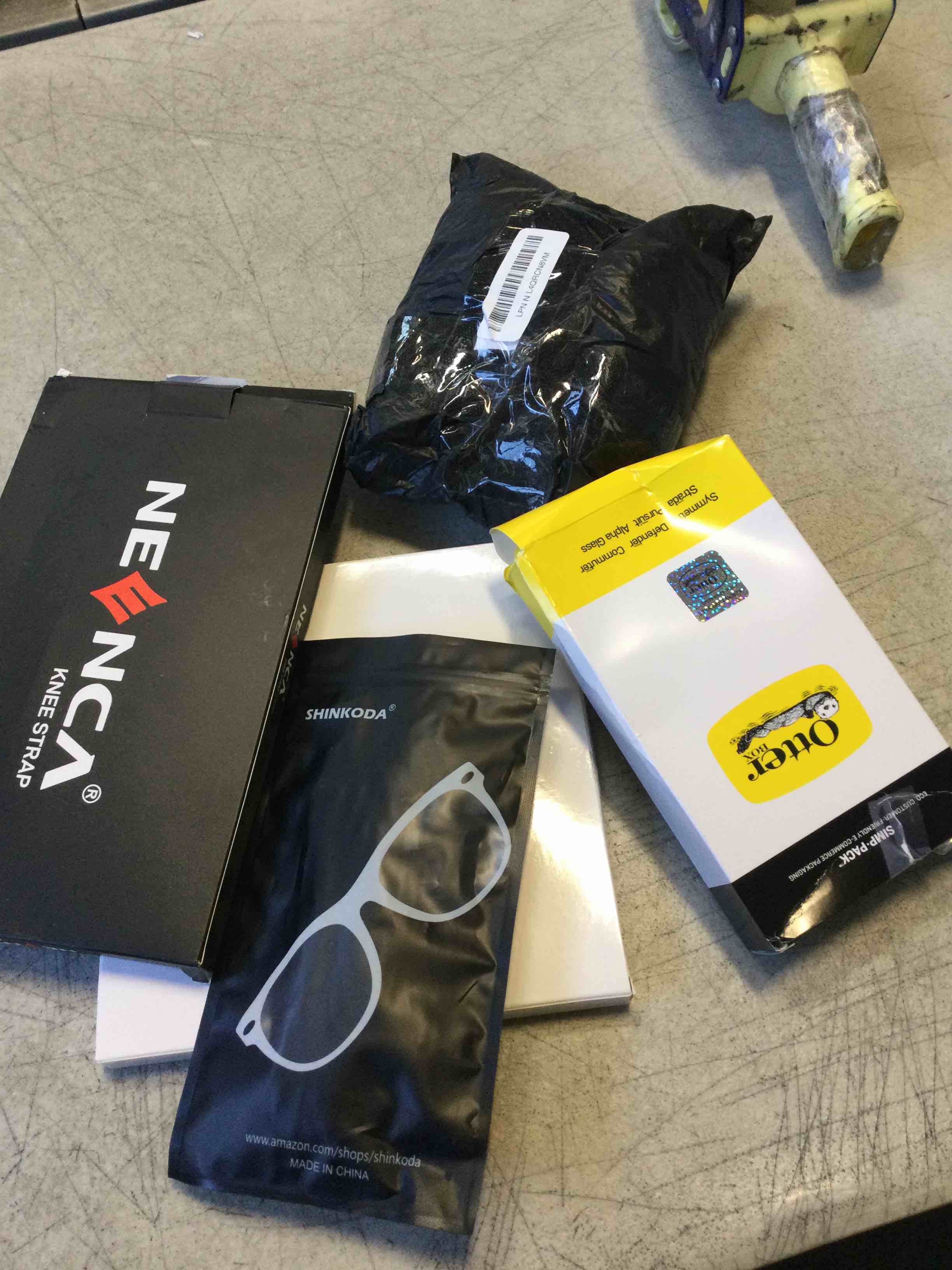 https://s3.amazonaws.com/lotting-images-prod/bidfta/TEA2116270_1737993325524.jpeg