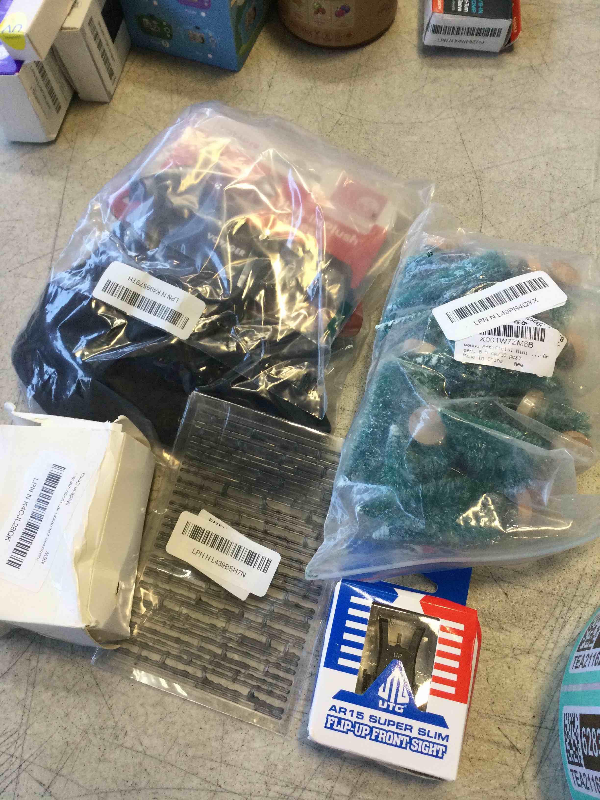 https://s3.amazonaws.com/lotting-images-prod/bidfta/TEA2116274_1737993983809.jpeg