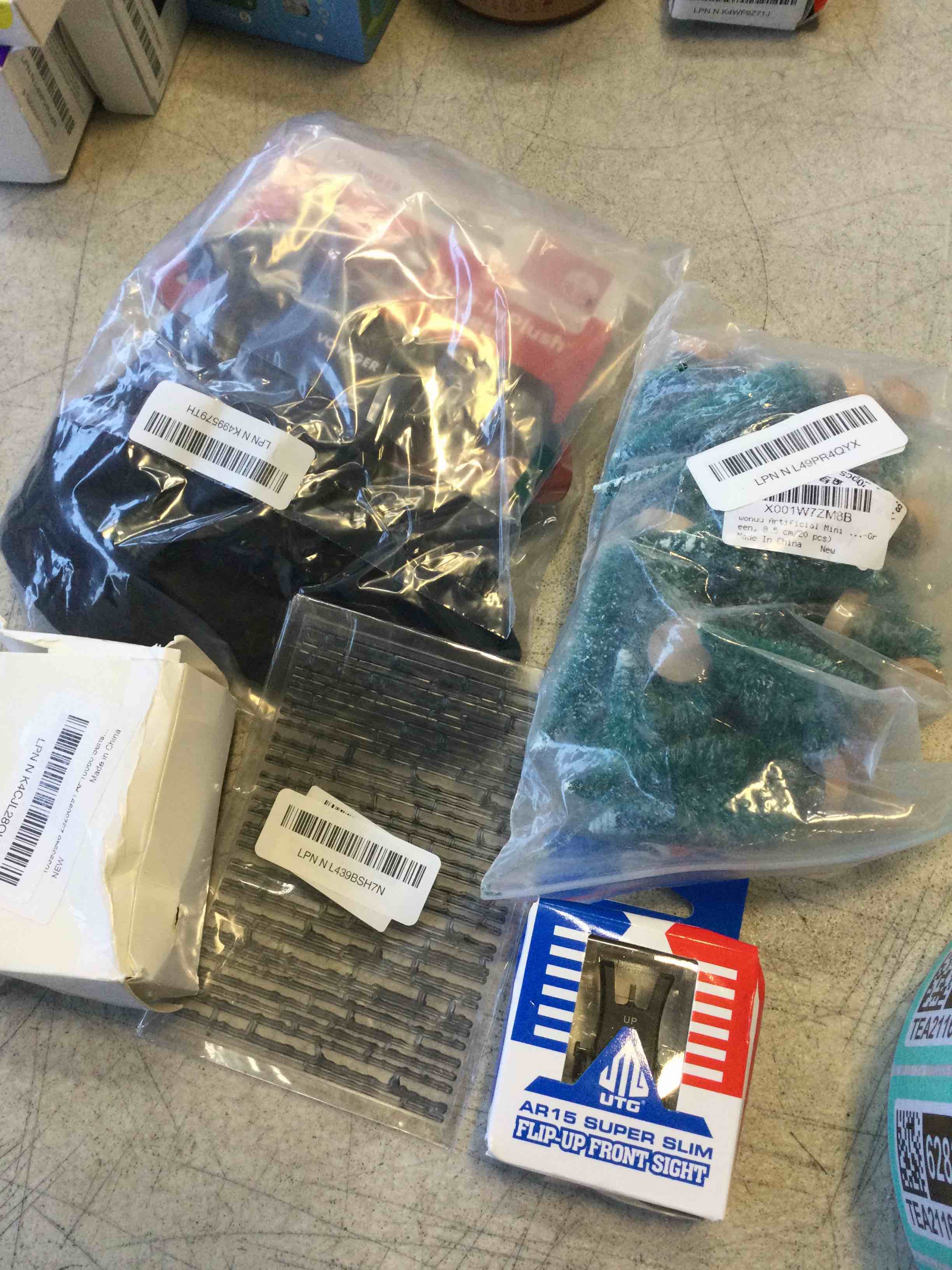 https://s3.amazonaws.com/lotting-images-prod/bidfta/TEA2116274_1737993985283.jpeg