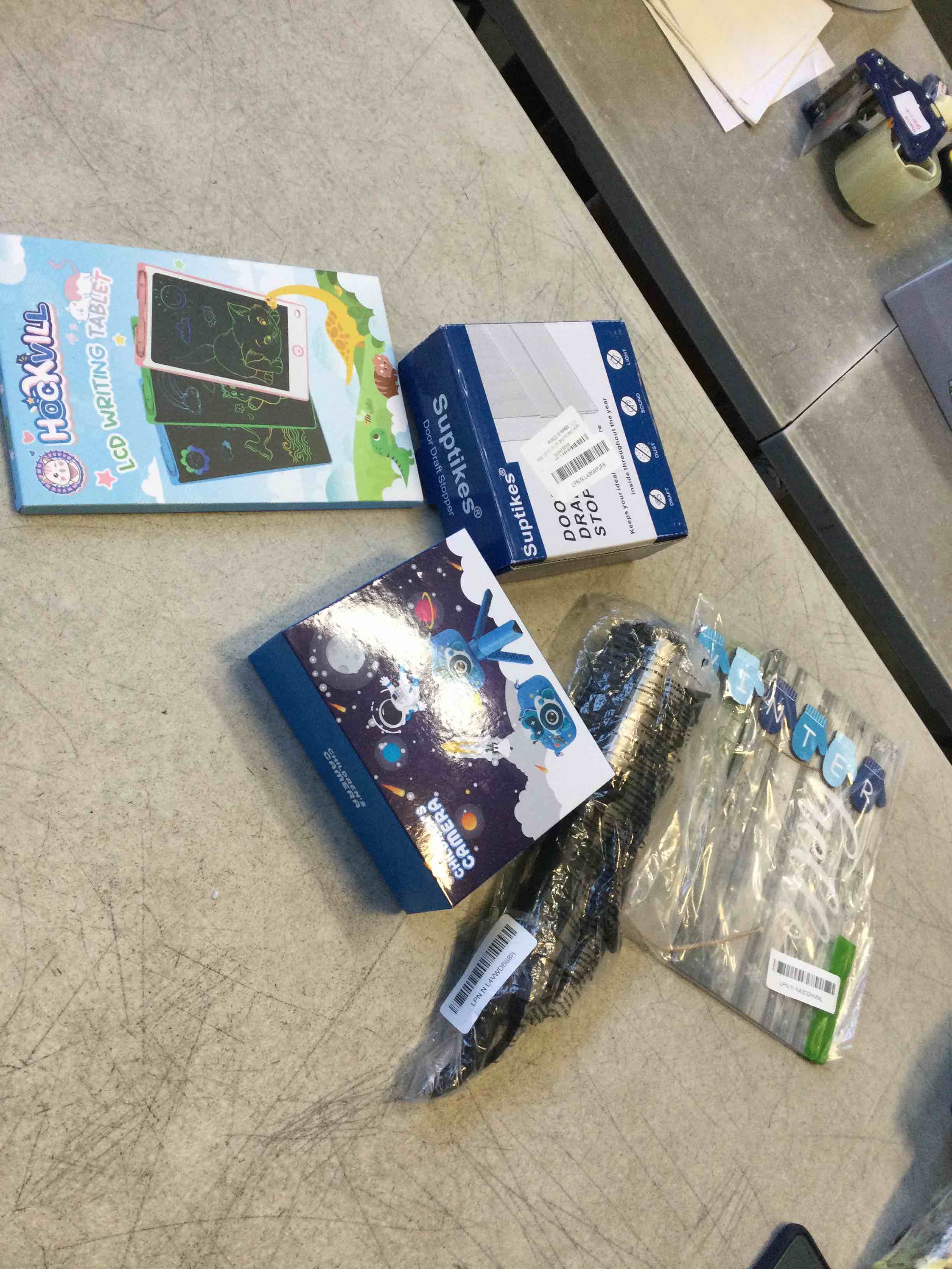 https://s3.amazonaws.com/lotting-images-prod/bidfta/TEA2116277_1737994295736.jpeg