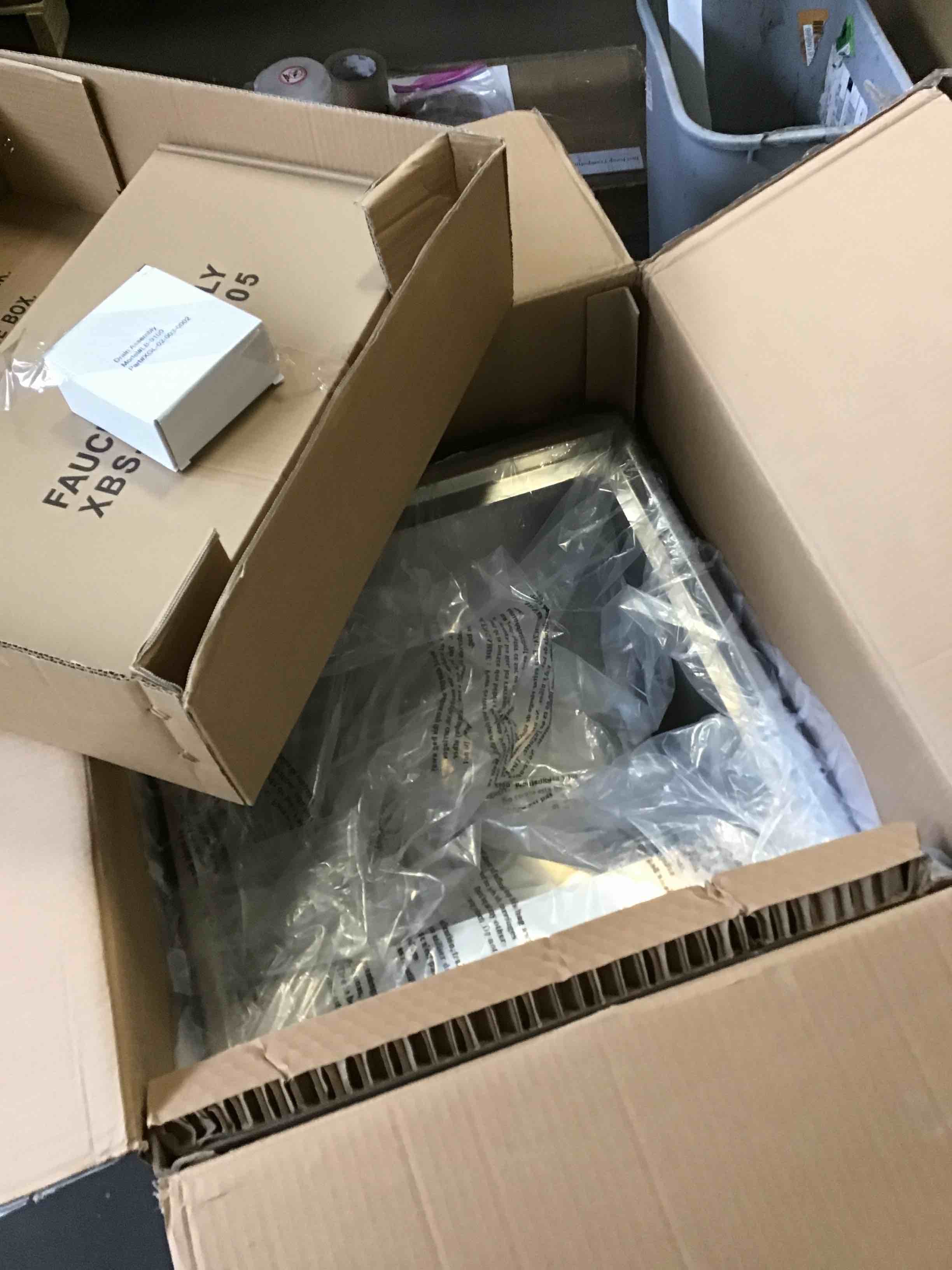 https://s3.amazonaws.com/lotting-images-prod/bidfta/TEA2116629_1738251689574.jpeg