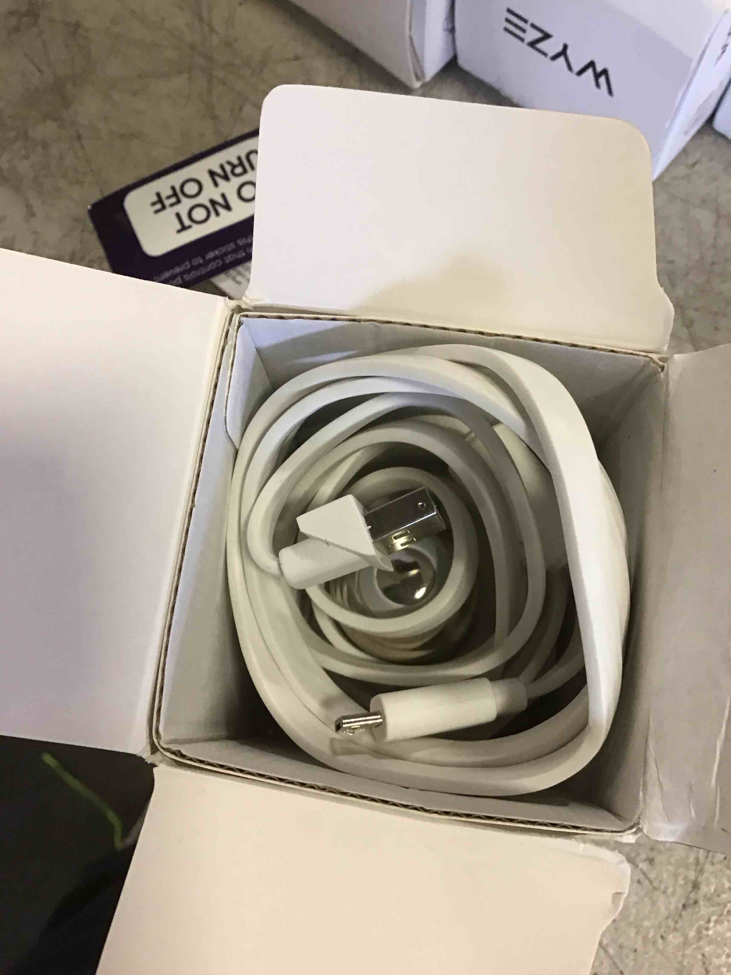 https://s3.amazonaws.com/lotting-images-prod/bidfta/TEA2117375_1738700651439.jpeg