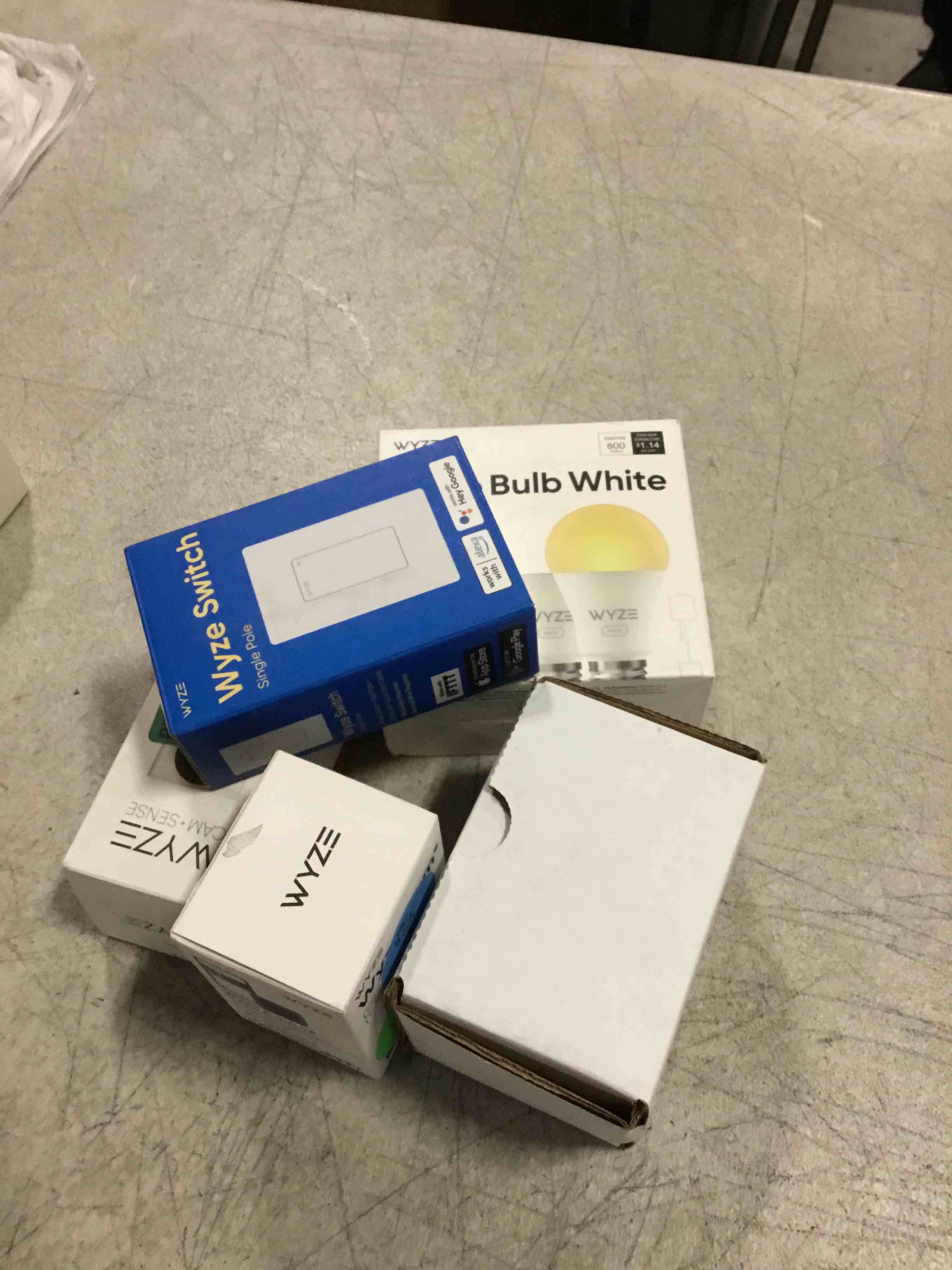 https://s3.amazonaws.com/lotting-images-prod/bidfta/TEA2117404_1738761412028.jpeg