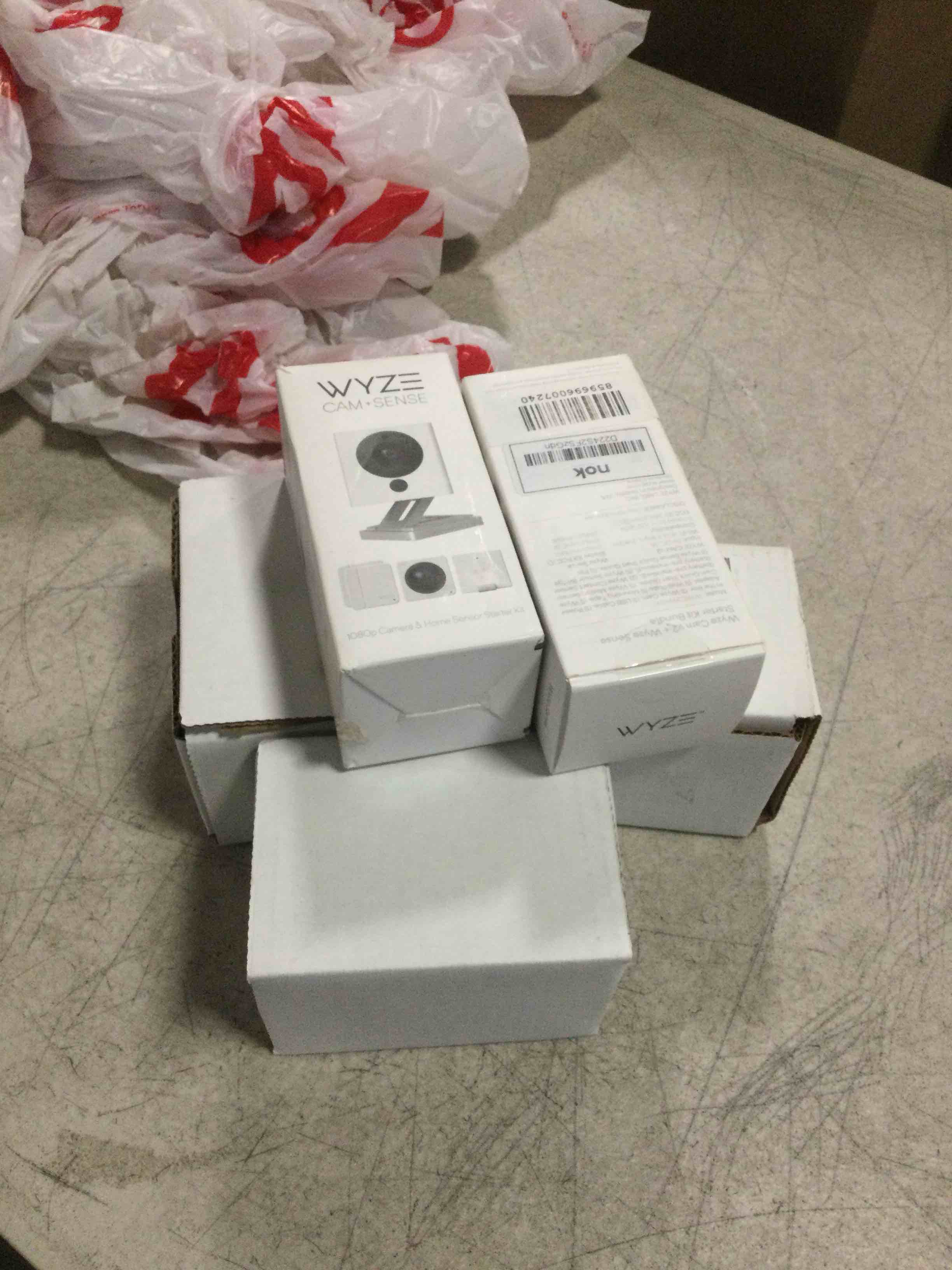 https://s3.amazonaws.com/lotting-images-prod/bidfta/TEA2117679_1738847583117.jpeg