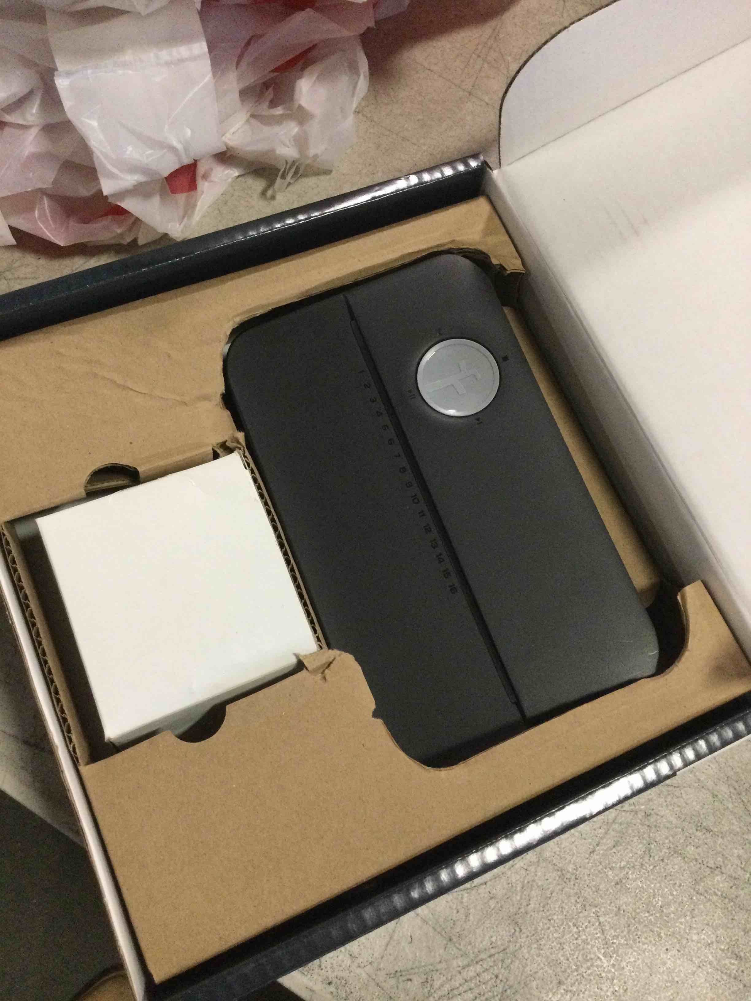 https://s3.amazonaws.com/lotting-images-prod/bidfta/TEA2117716_1738850858727.jpeg