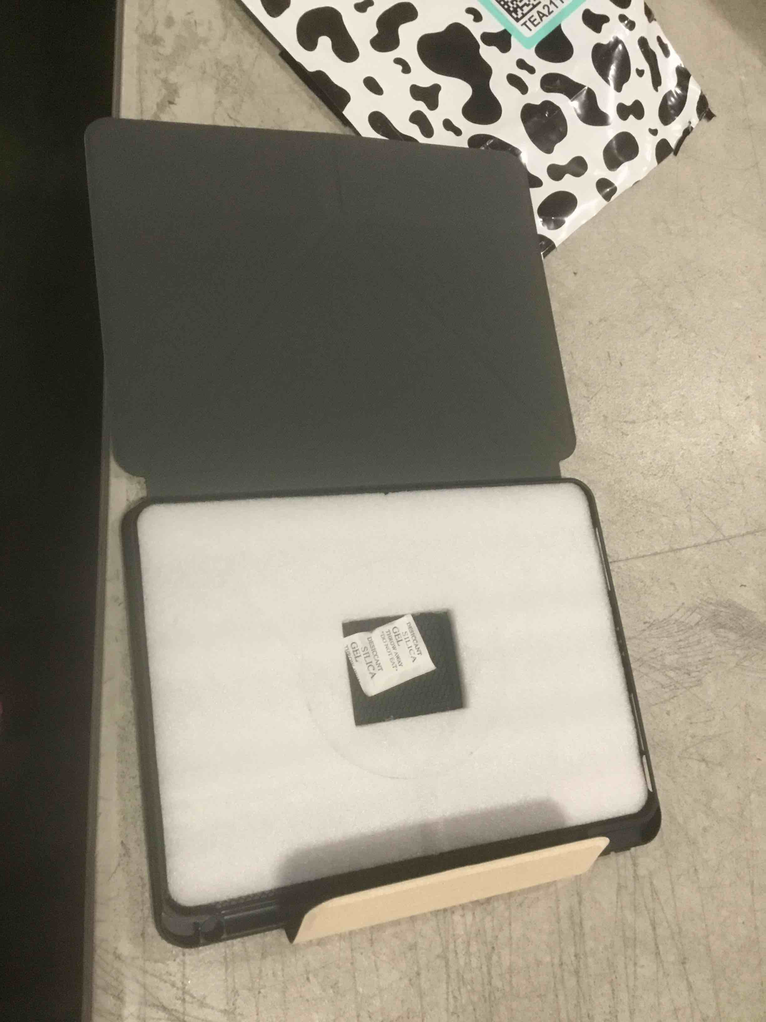 https://s3.amazonaws.com/lotting-images-prod/bidfta/TEA2118519_1739457429916.jpeg