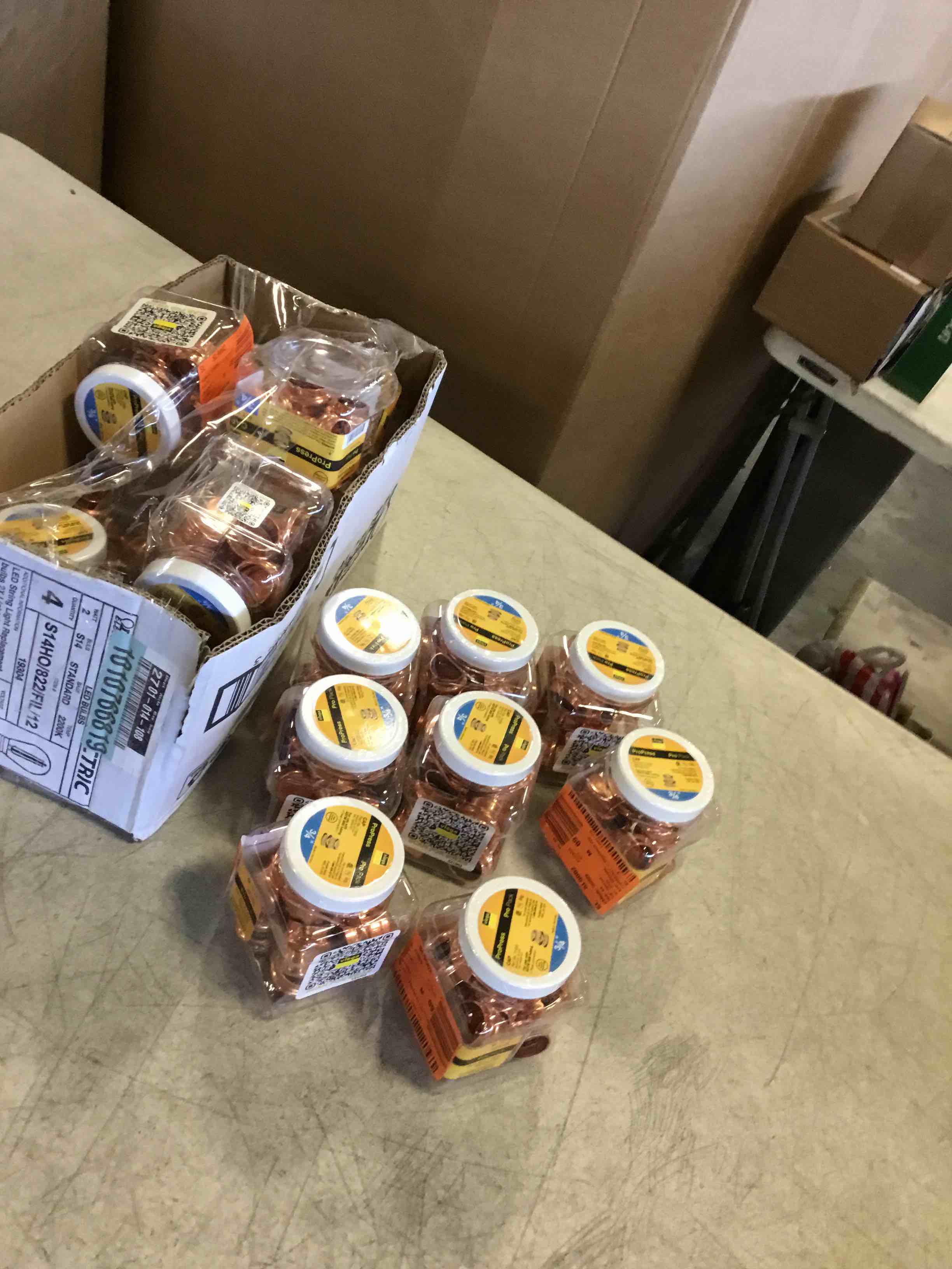 https://s3.amazonaws.com/lotting-images-prod/bidfta/TEA2118711_1739548280758.jpeg