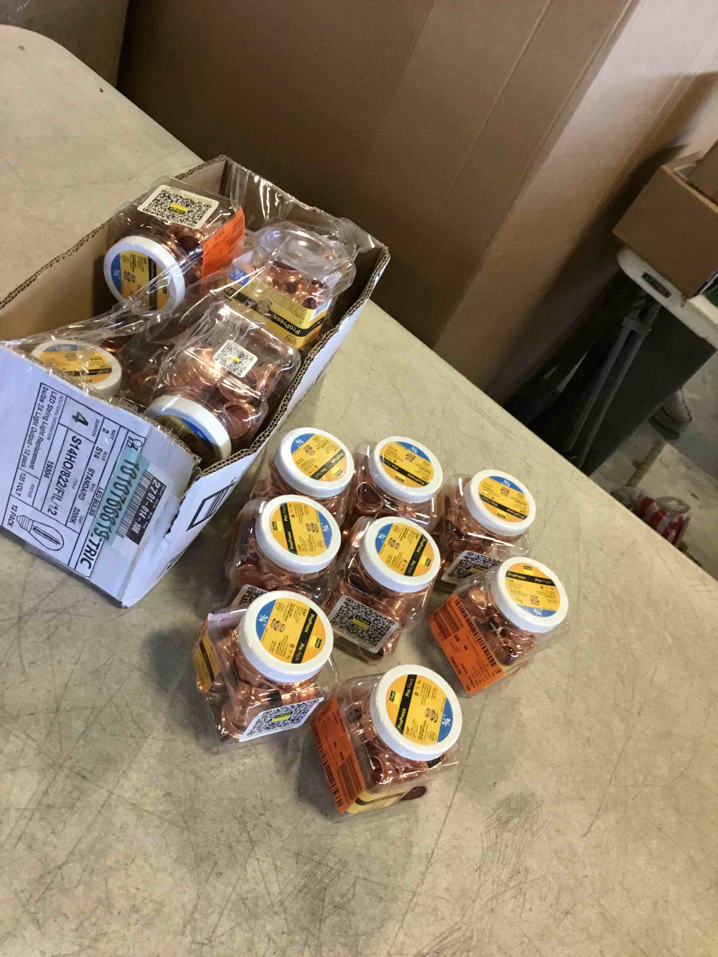 https://s3.amazonaws.com/lotting-images-prod/bidfta/TEA2118711_1739548281828.jpeg