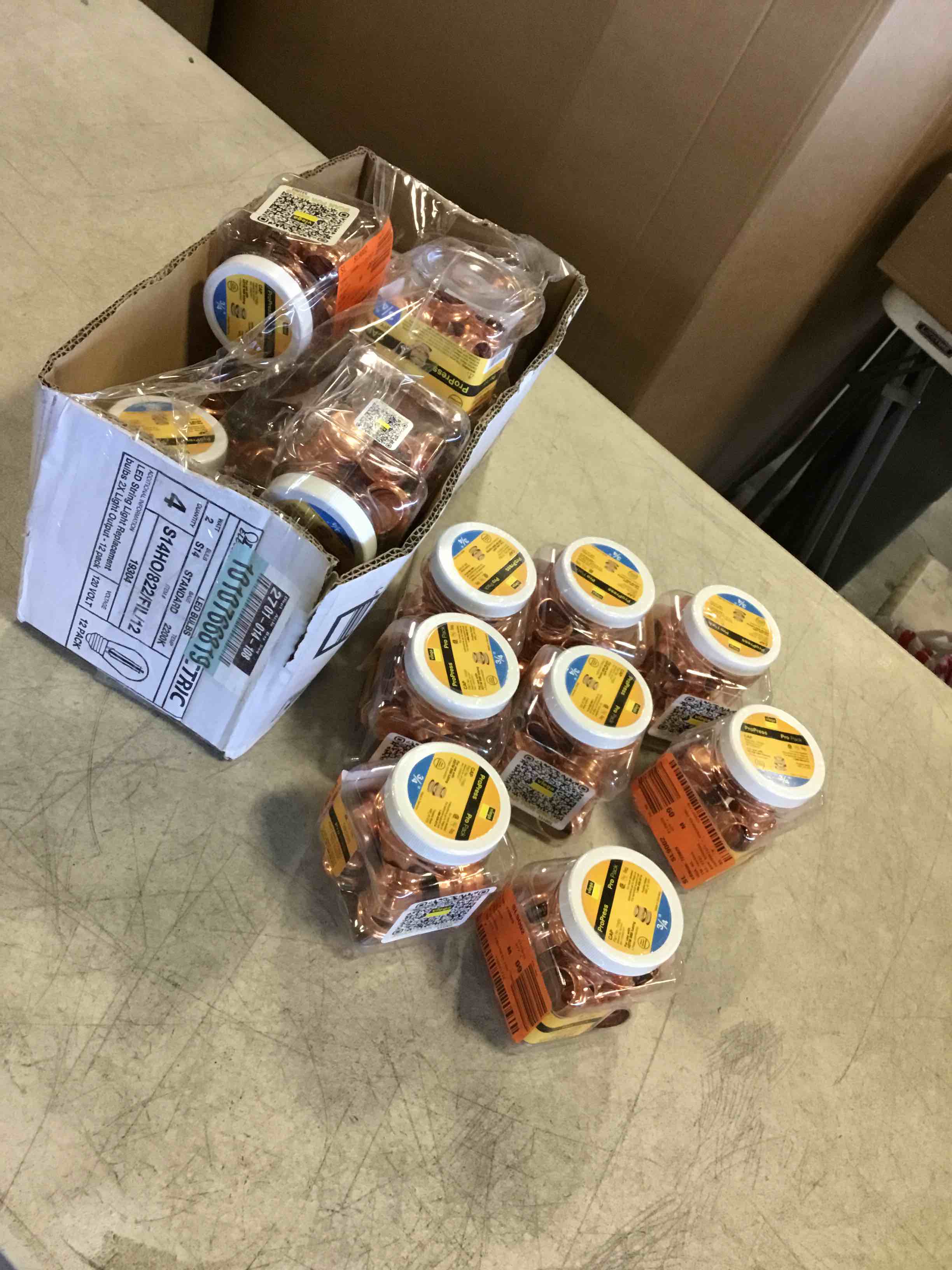 https://s3.amazonaws.com/lotting-images-prod/bidfta/TEA2118711_1739548284324.jpeg