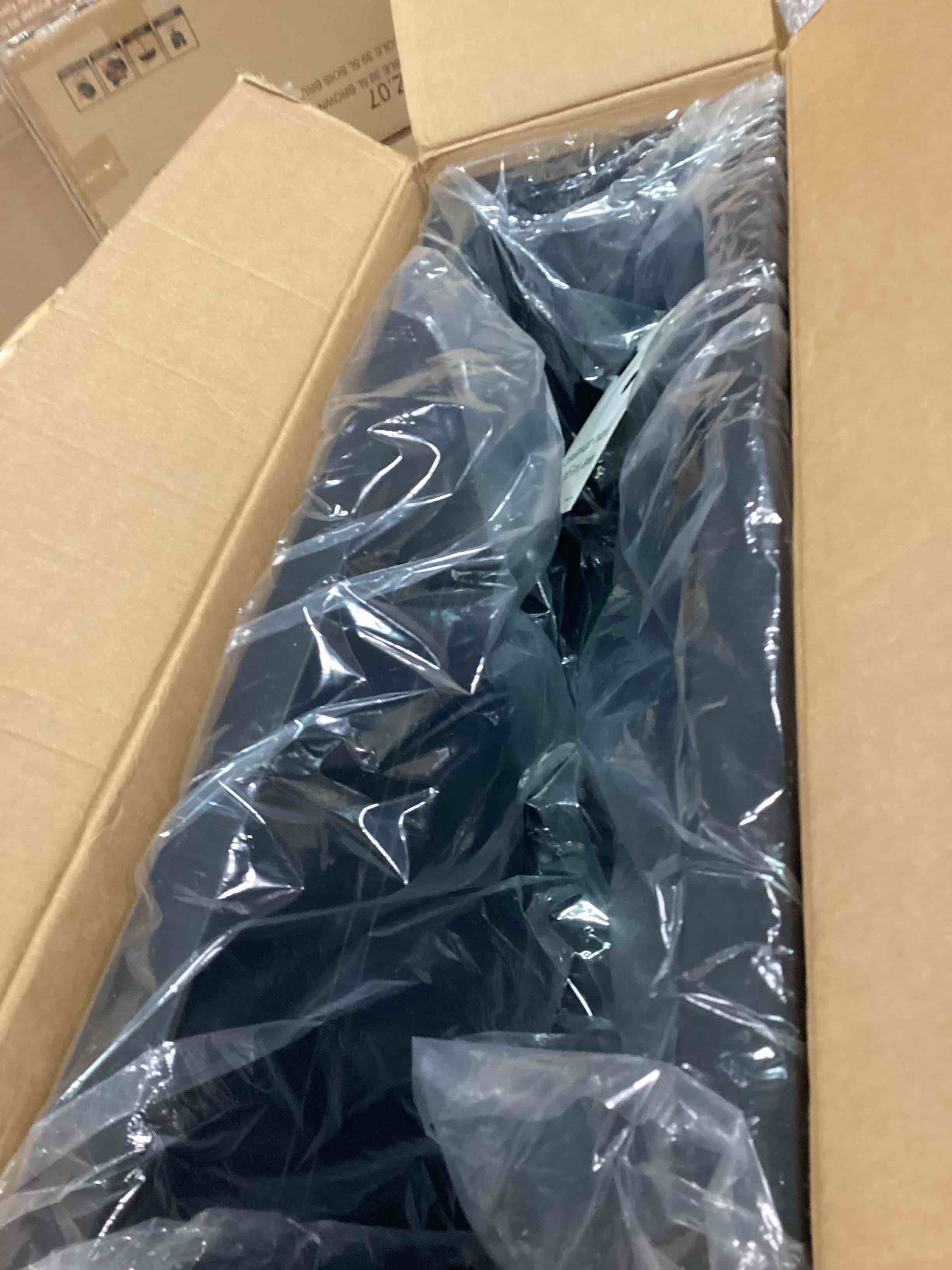 https://s3.amazonaws.com/lotting-images-prod/bidfta/TEA2119135_1738937337287.jpeg