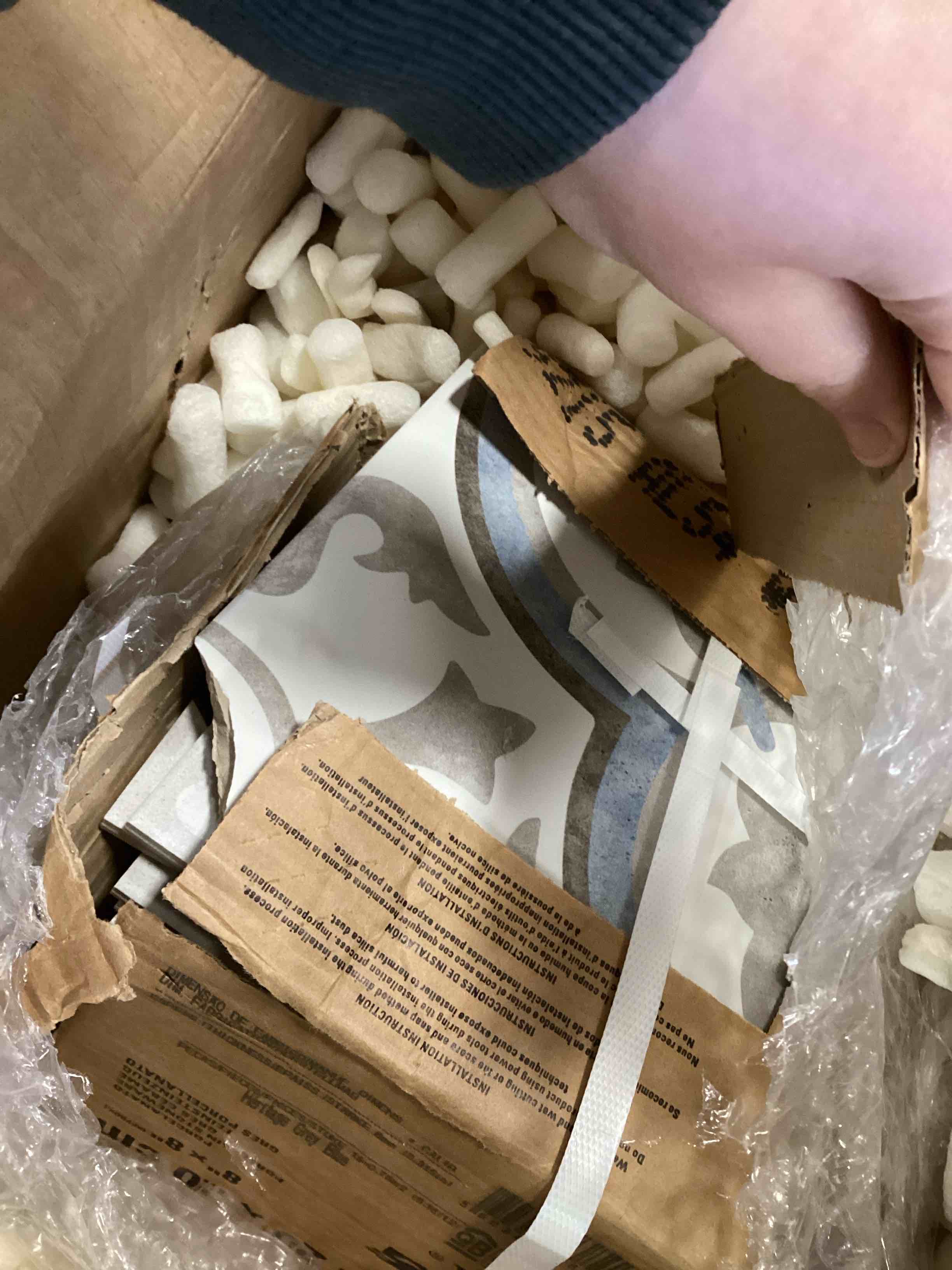 https://s3.amazonaws.com/lotting-images-prod/bidfta/TEA2119813_1739811107886.jpeg