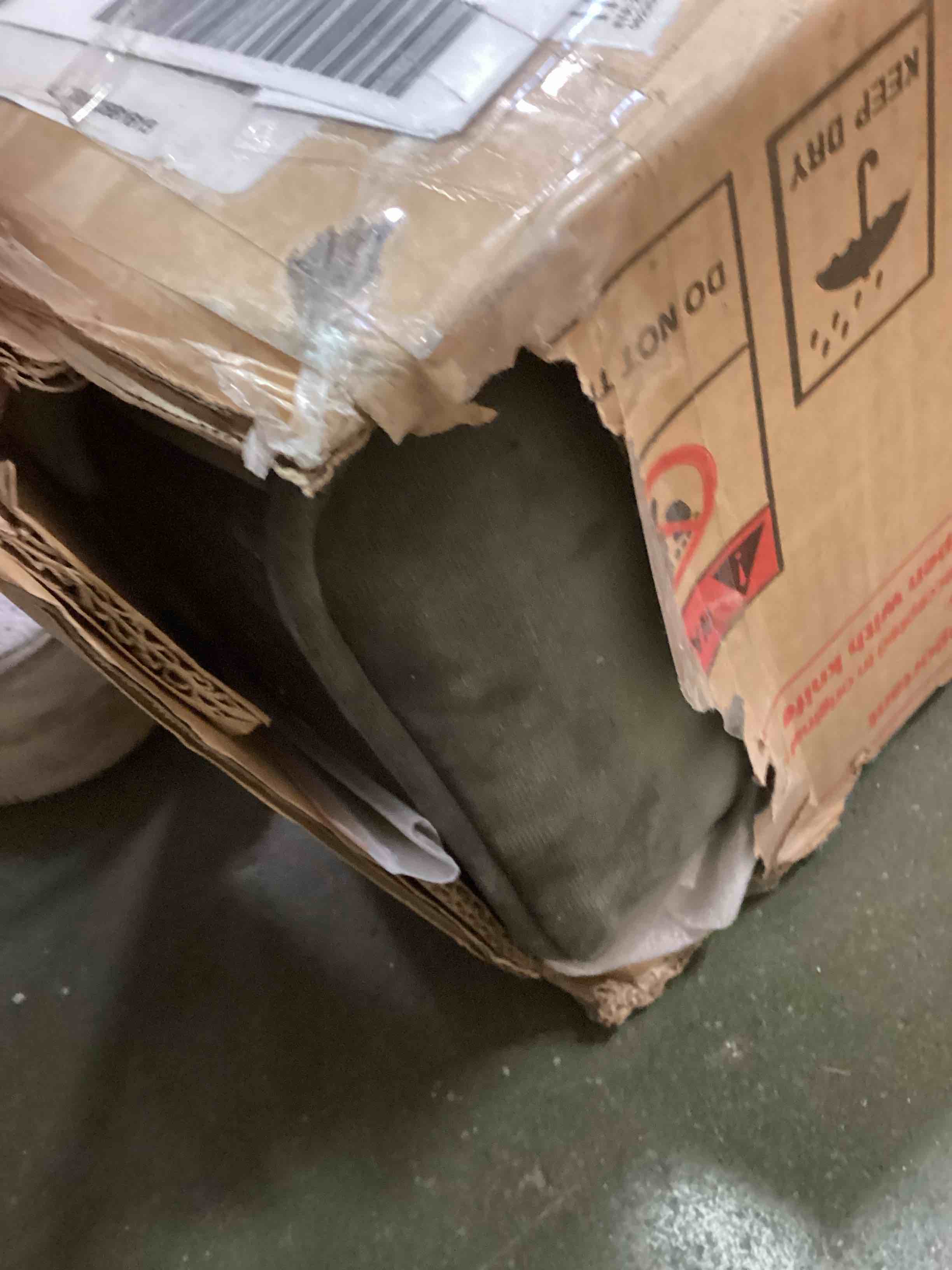 queen bed velvet grey(incomplete box 2/2)